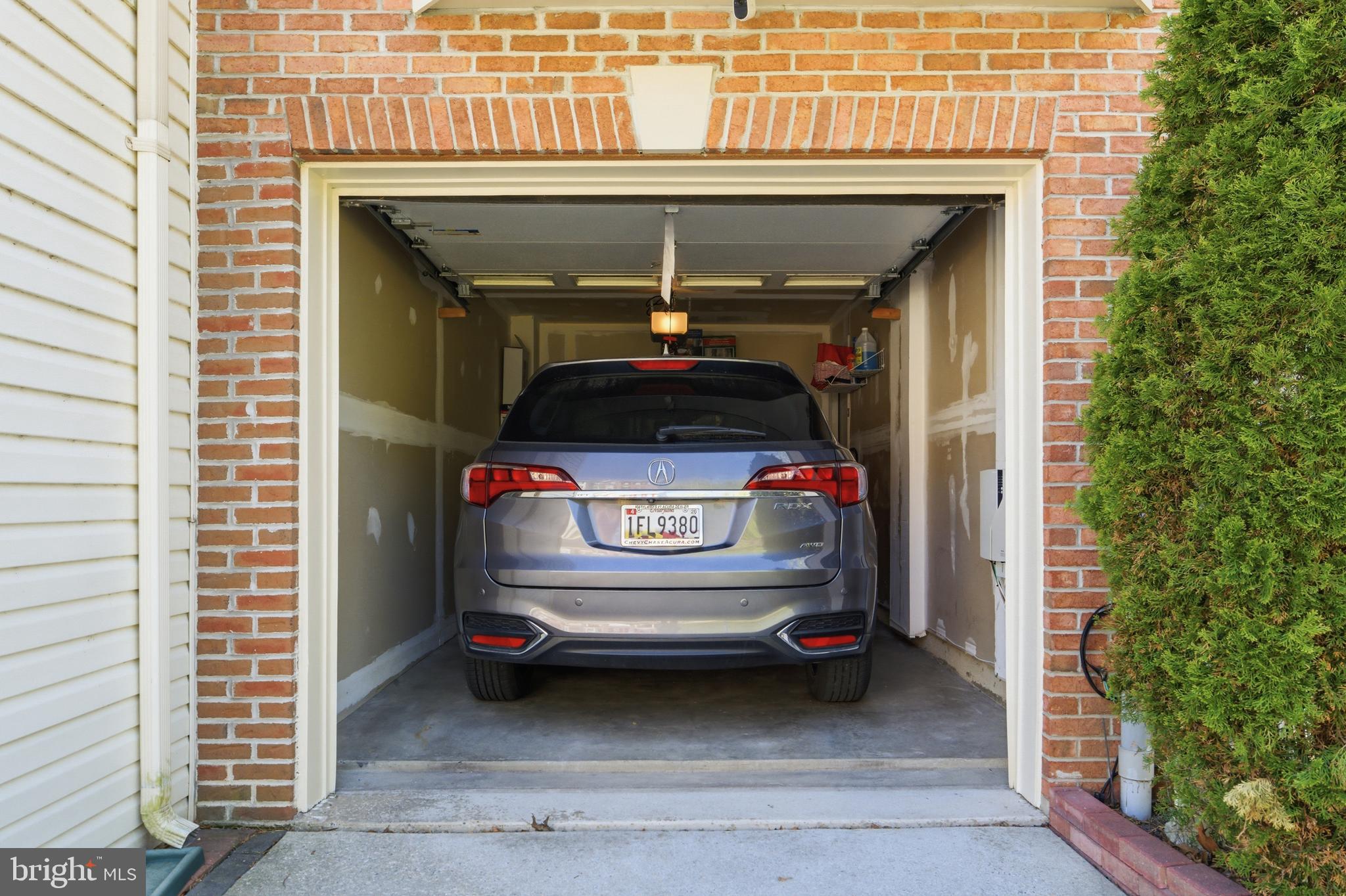 CLOVERLEAF CENTER - Residential