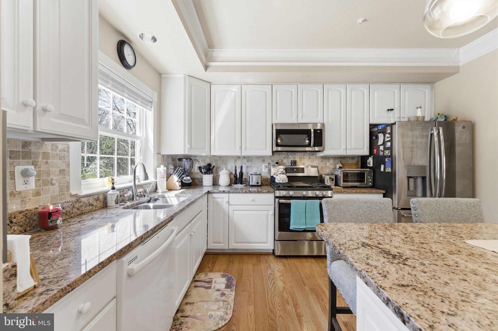 CLOVERLEAF CENTER - Residential