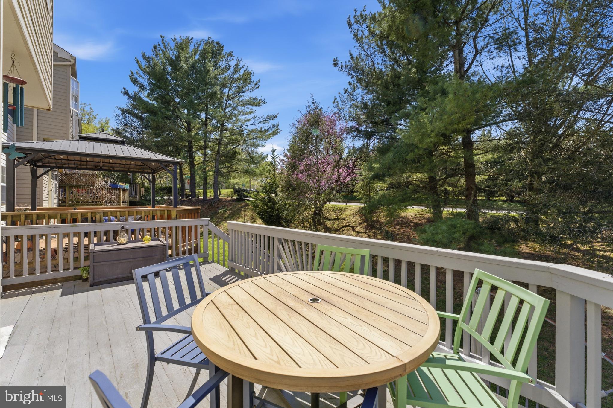 CLOVERLEAF CENTER - Residential