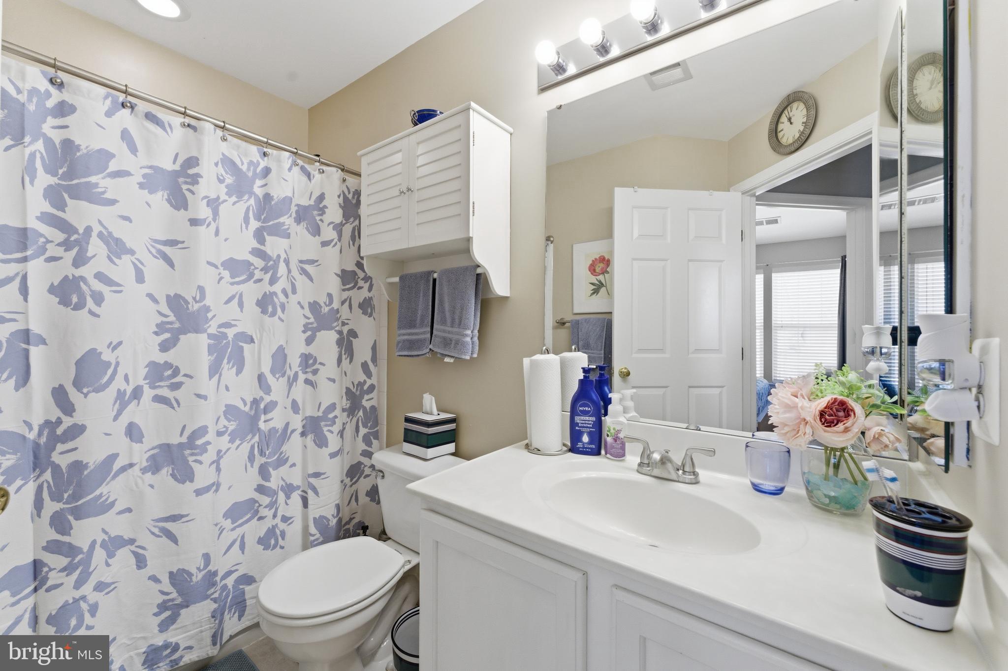 CLOVERLEAF CENTER - Residential