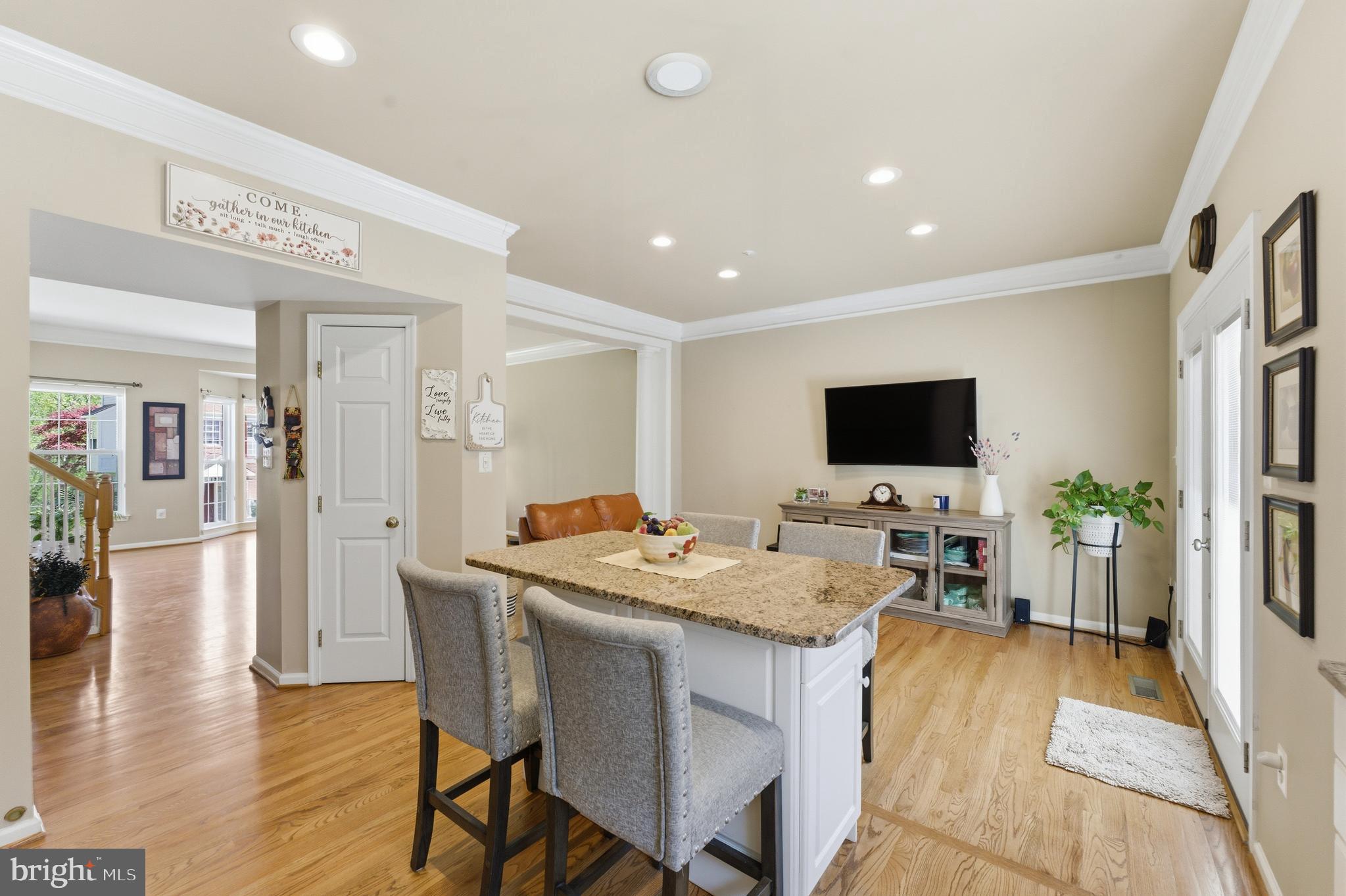 CLOVERLEAF CENTER - Residential