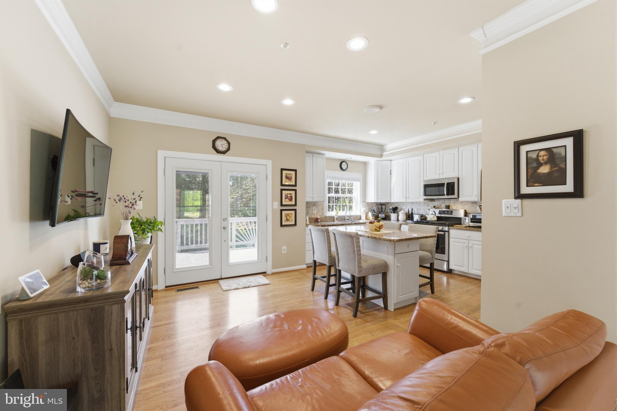 CLOVERLEAF CENTER - Residential