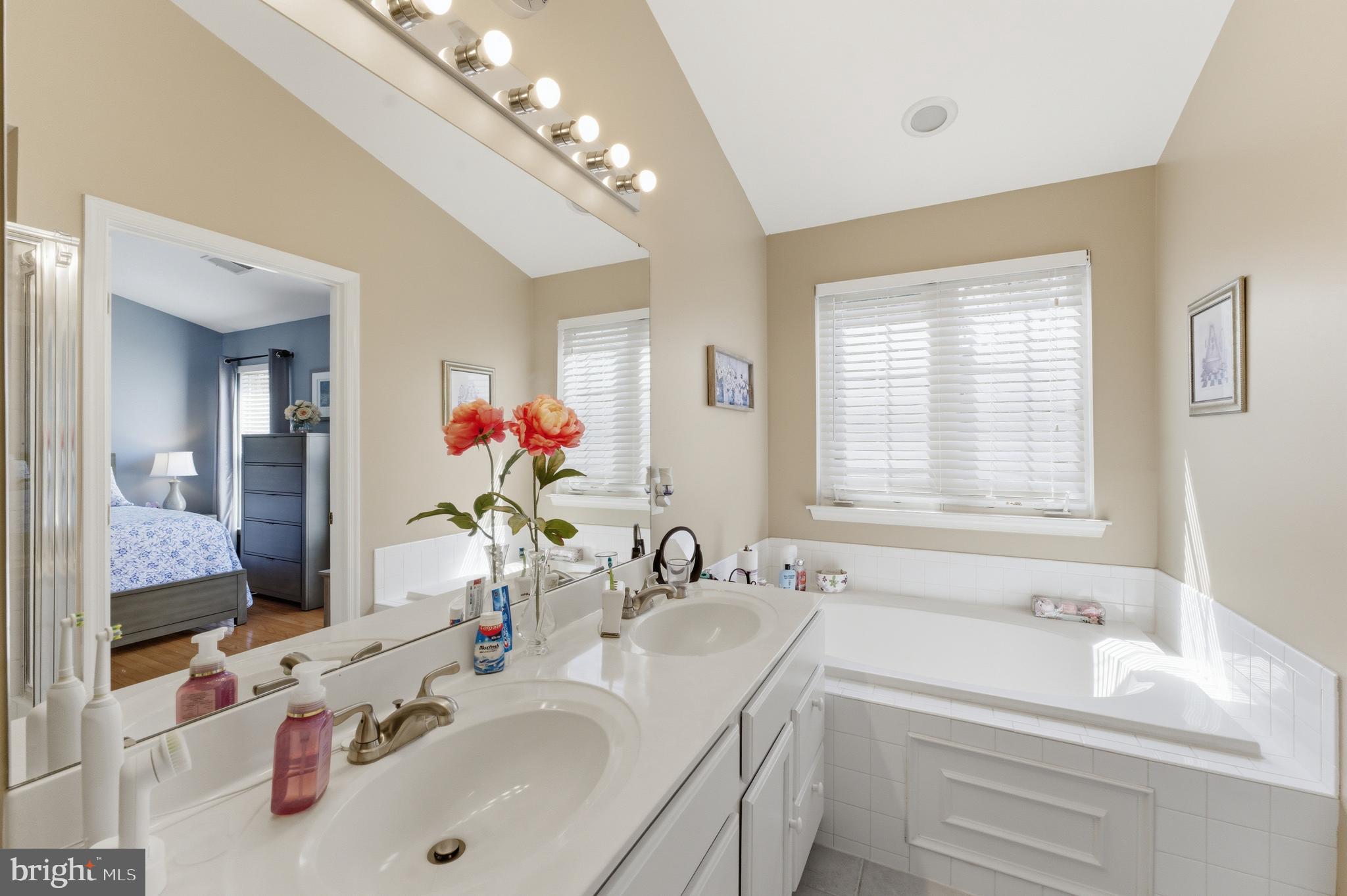 CLOVERLEAF CENTER - Residential