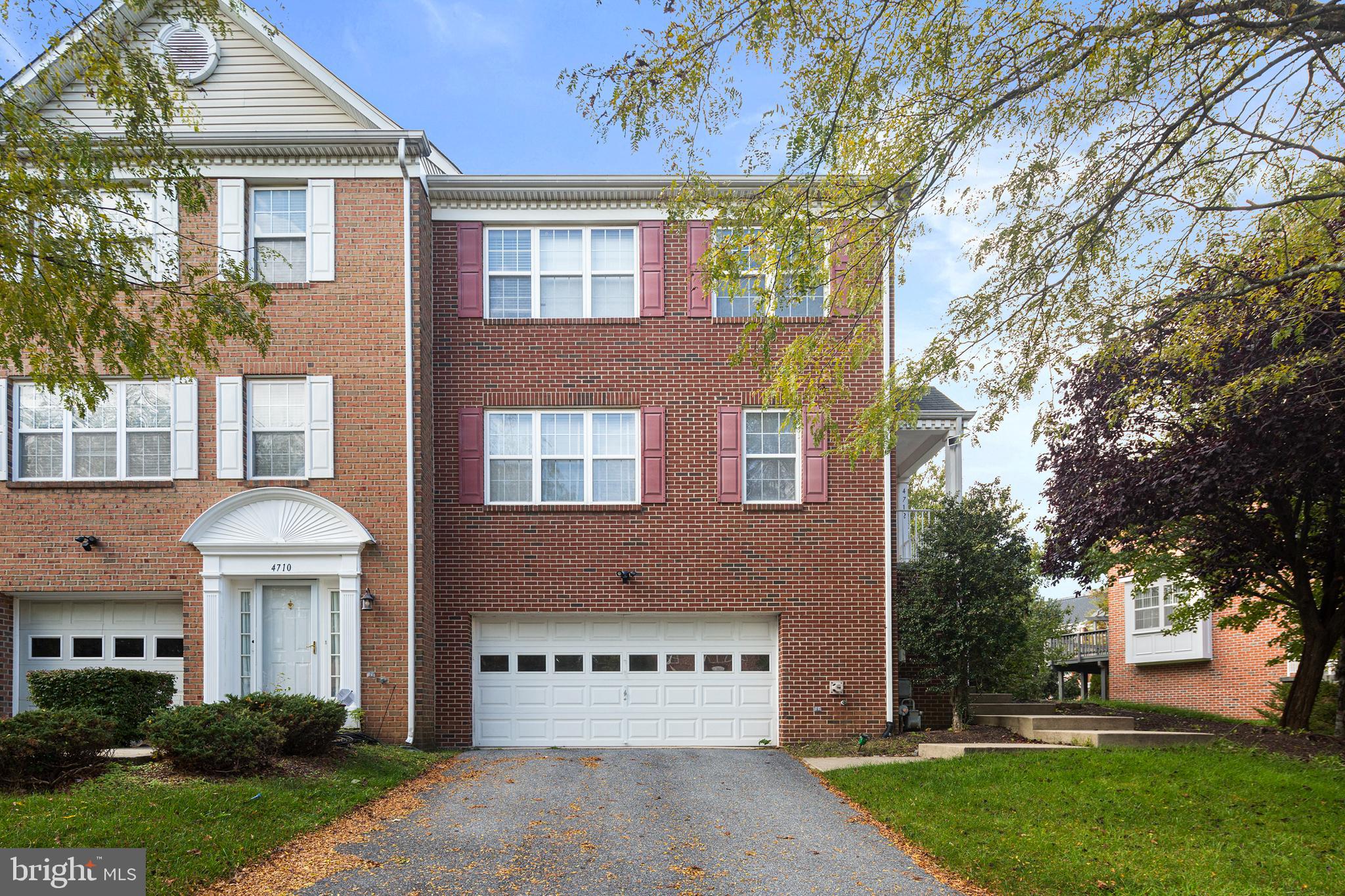 LYONS GATE - Residential Lease