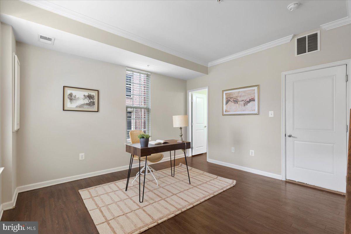826 S MACON STREET