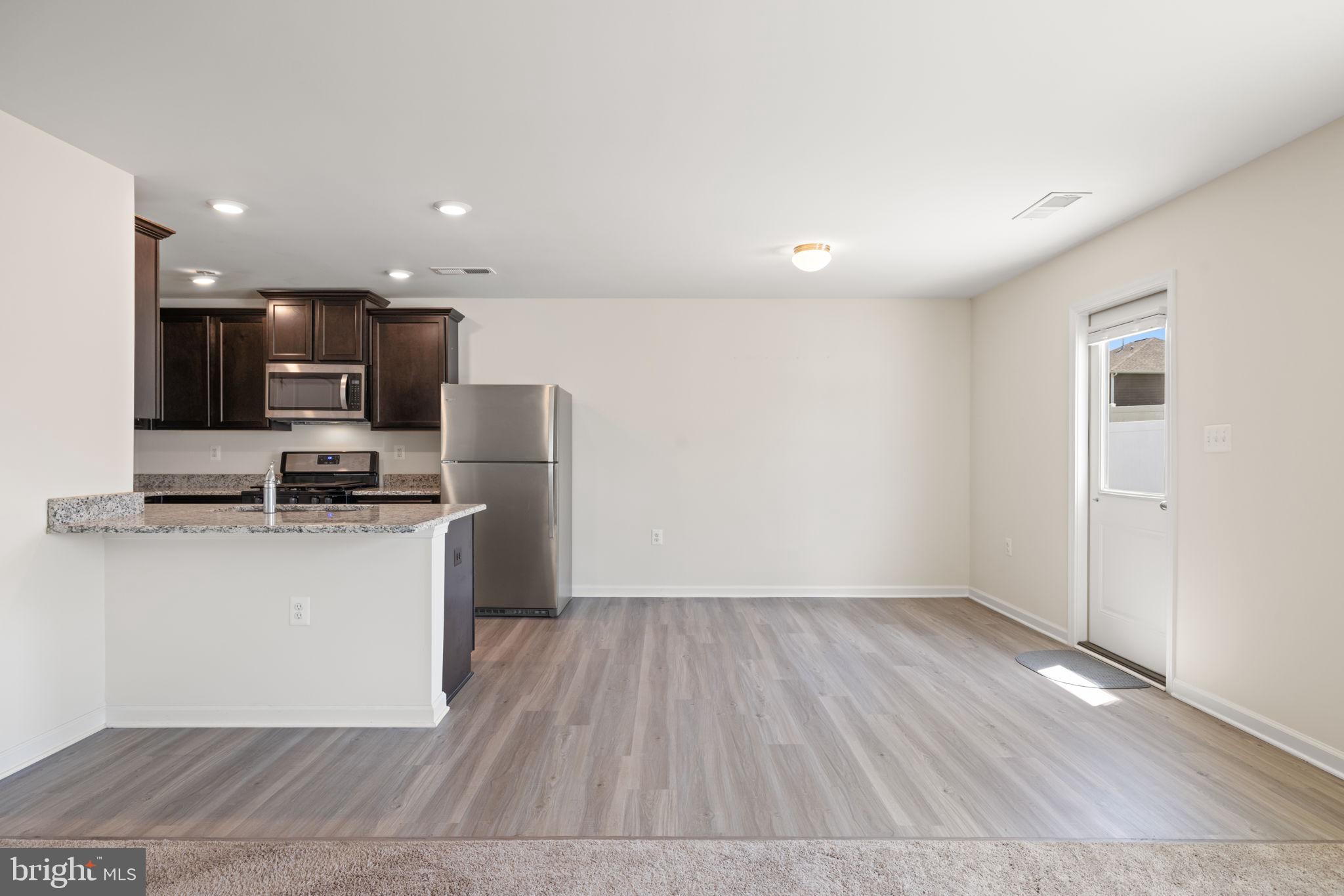 MCGINNIS POINT - Residential