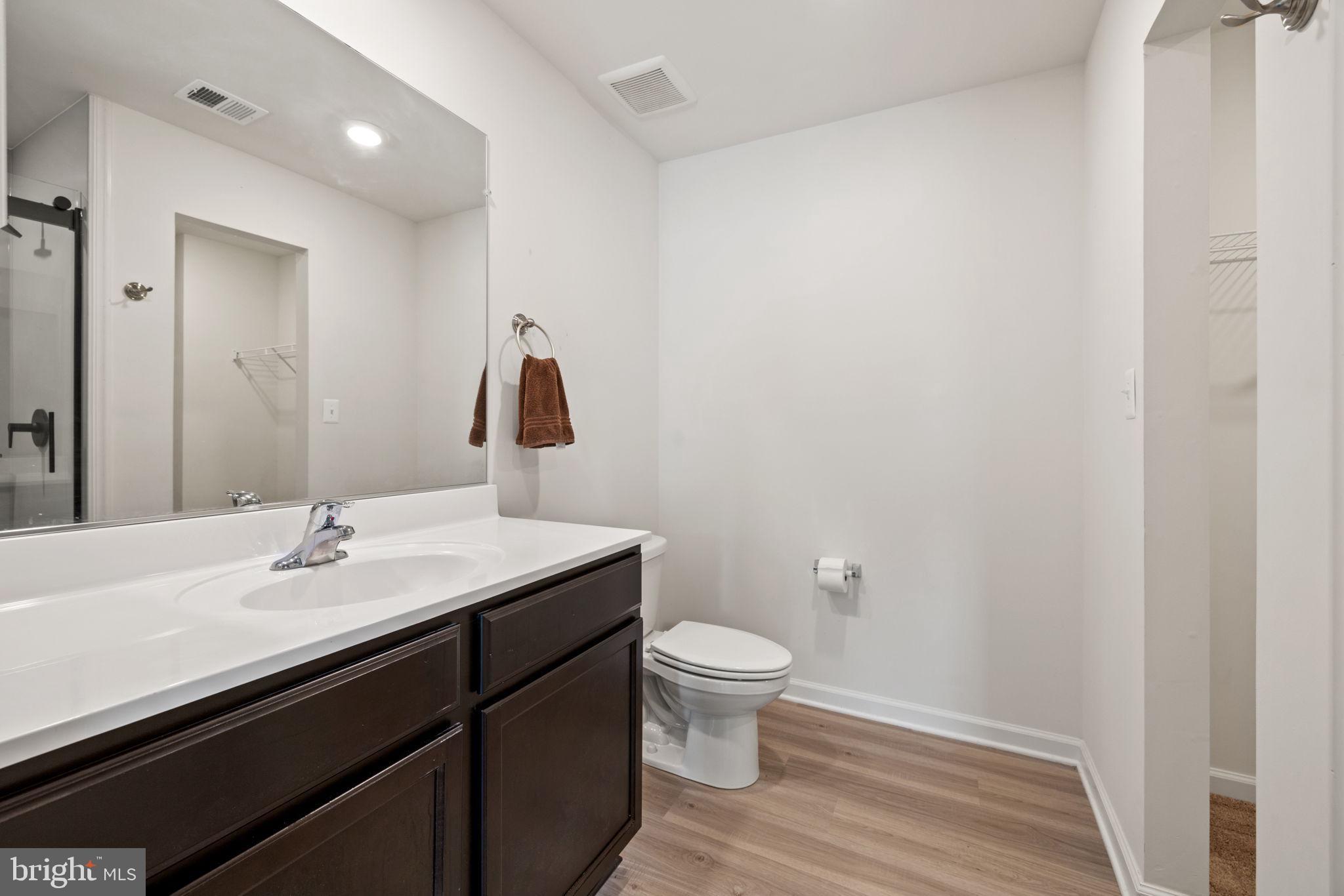 MCGINNIS POINT - Residential