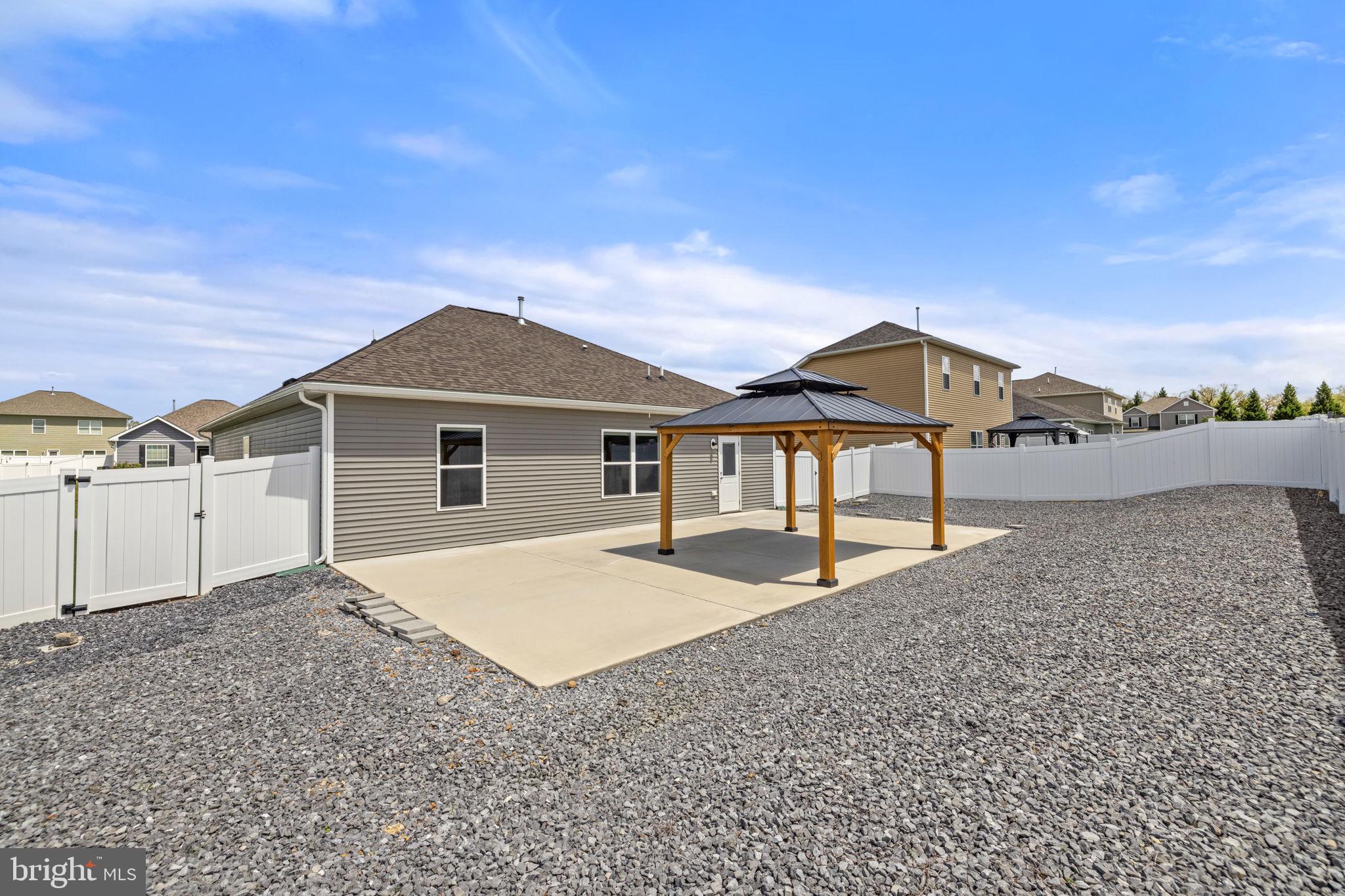 MCGINNIS POINT - Residential