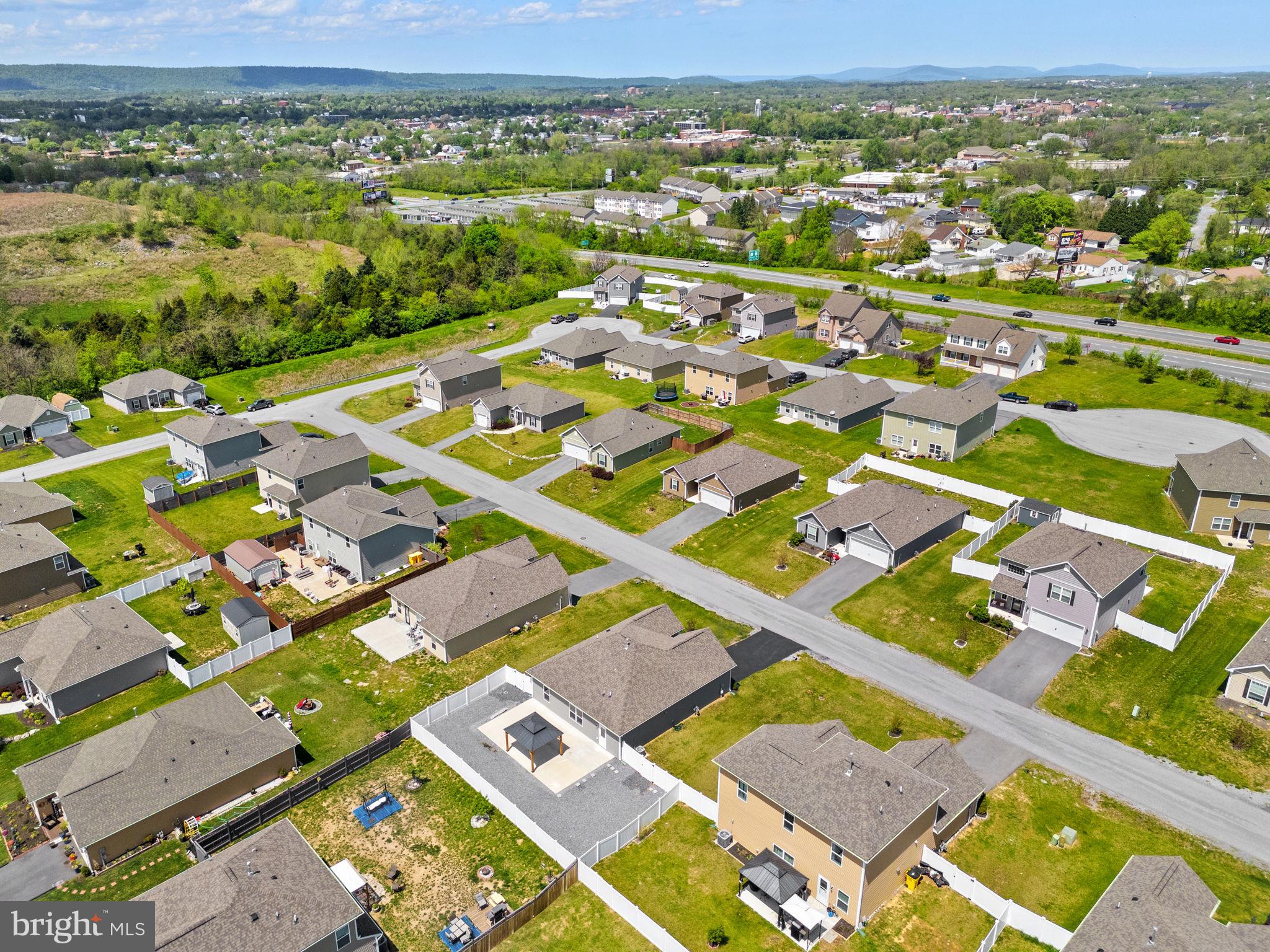 MCGINNIS POINT - Residential