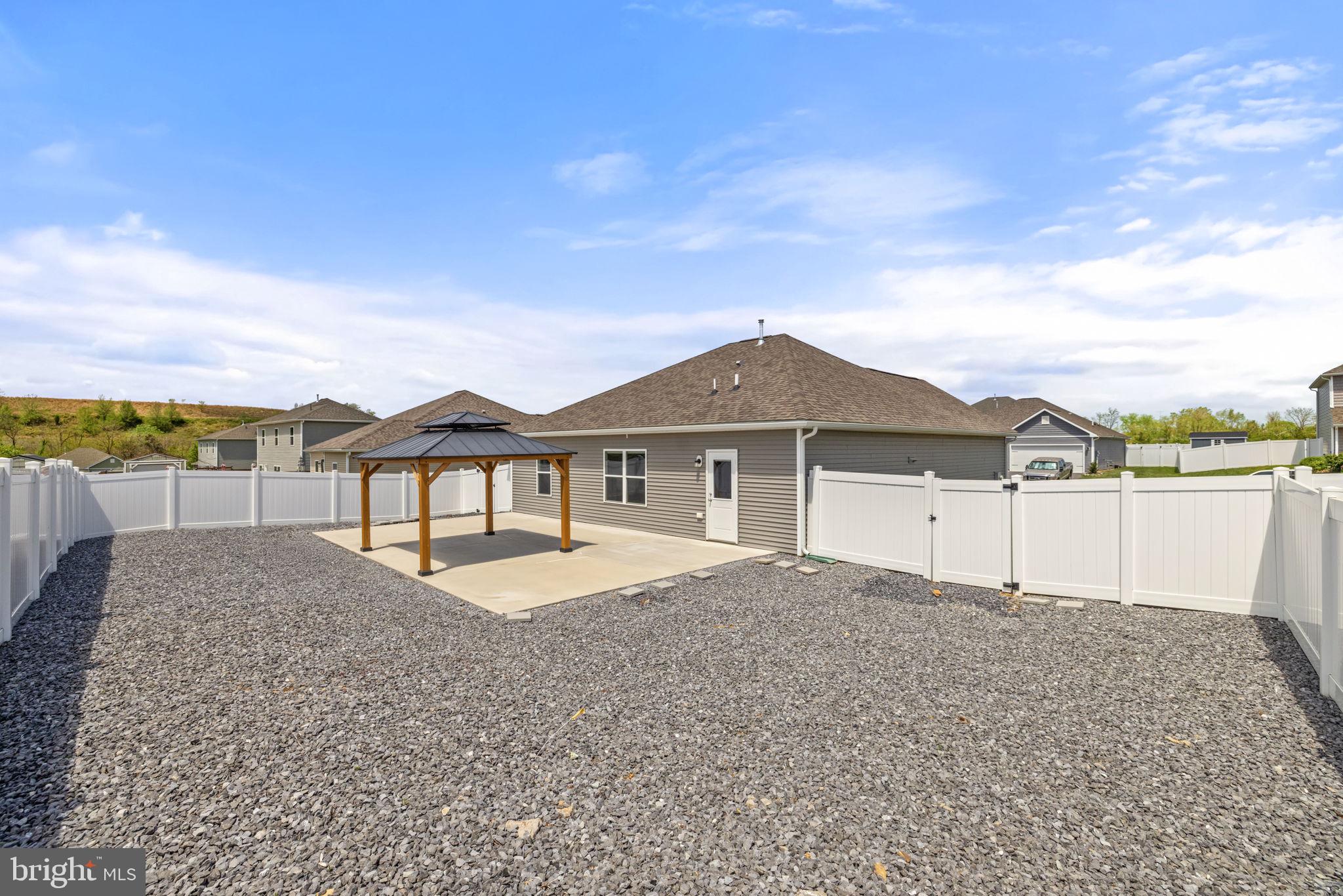 MCGINNIS POINT - Residential