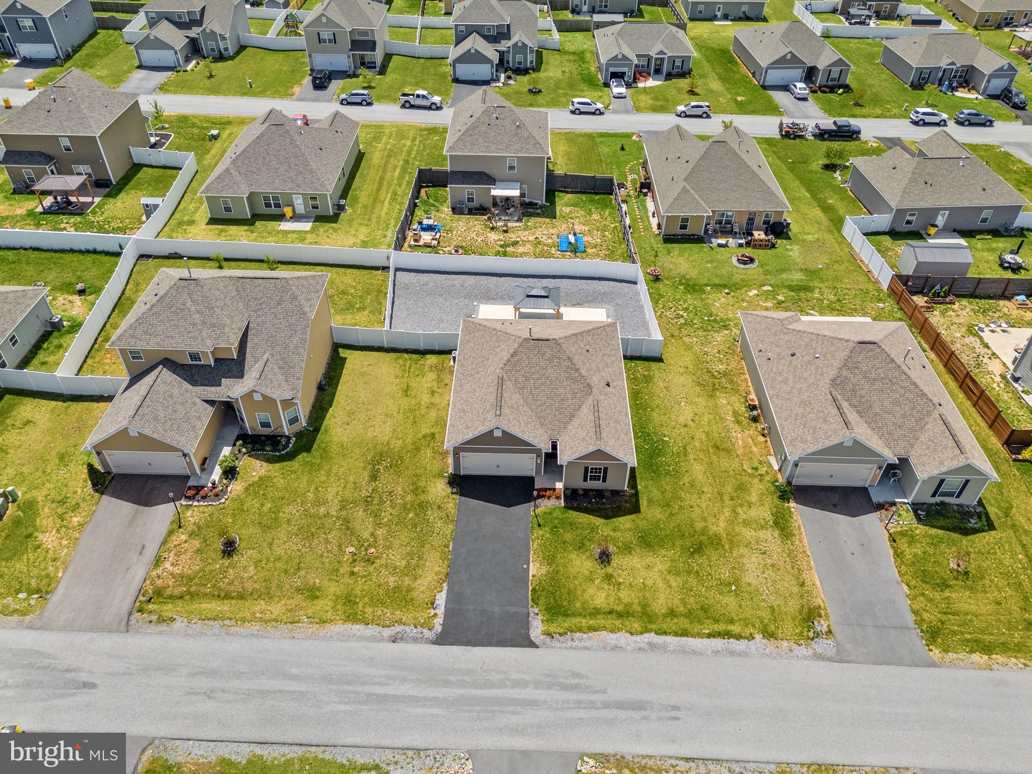 MCGINNIS POINT - Residential