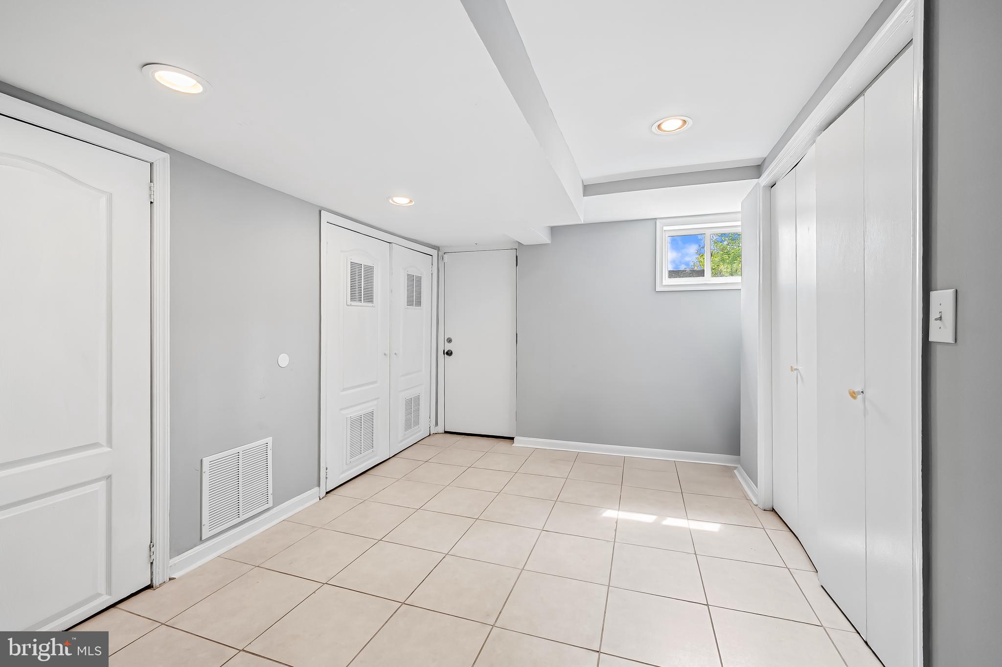 LEWISDALE - Residential Lease