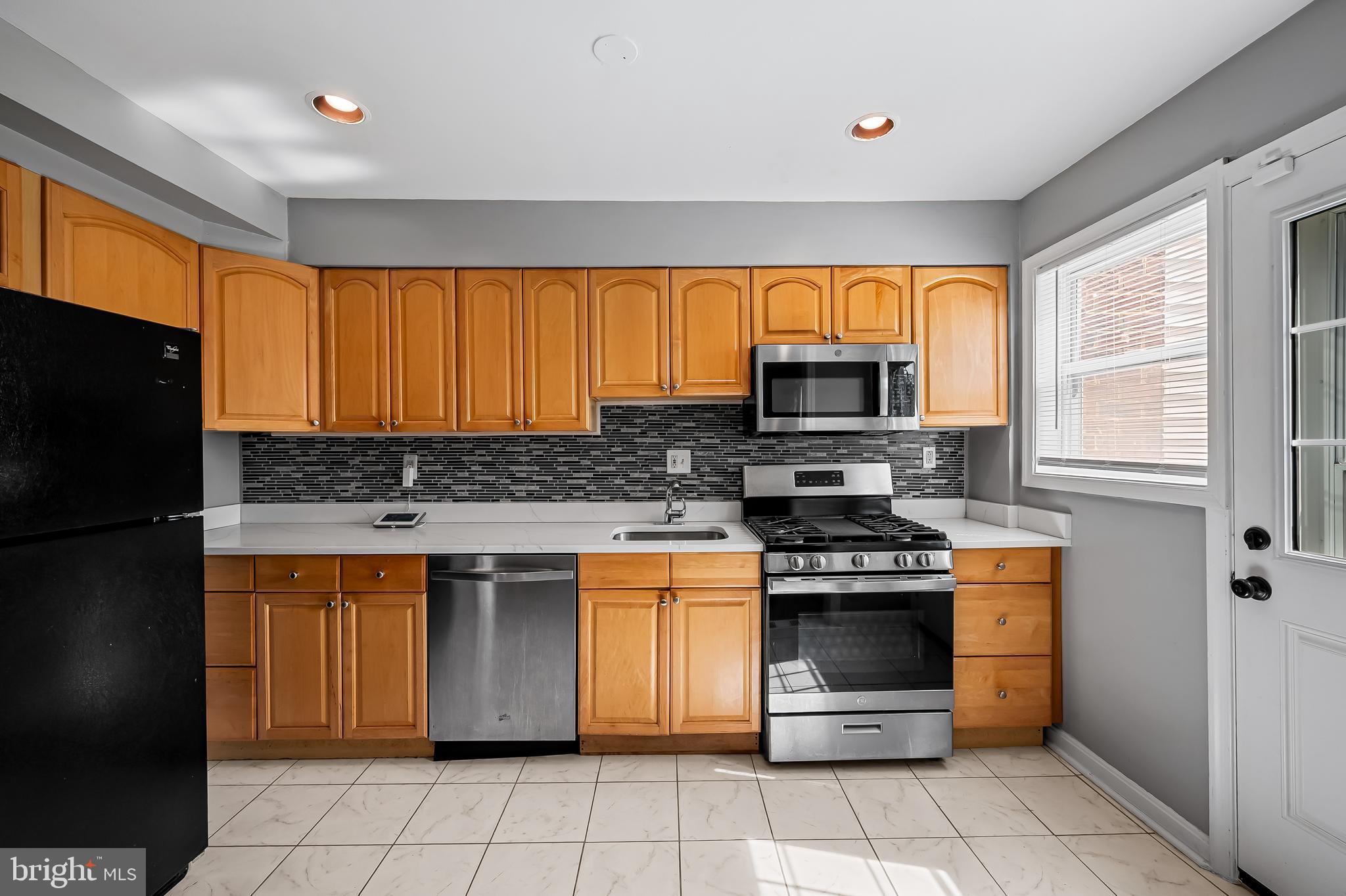 LEWISDALE - Residential Lease