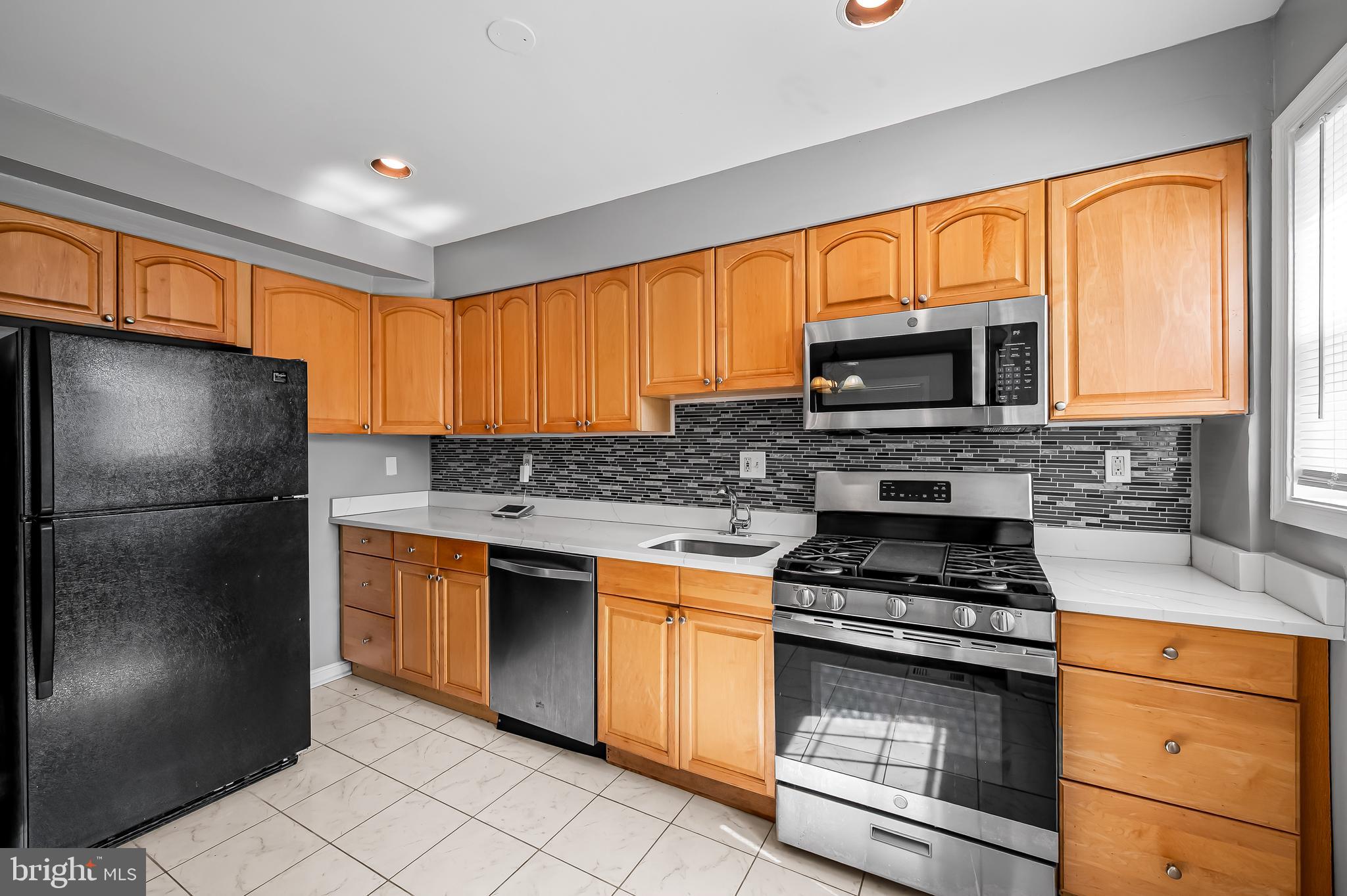 LEWISDALE - Residential Lease