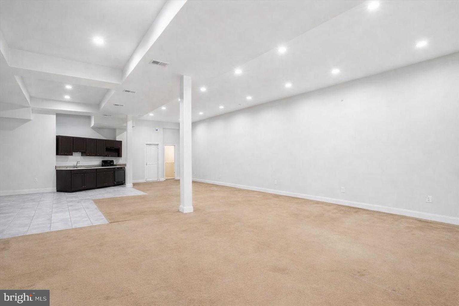 3701 E LOMBARD STREET