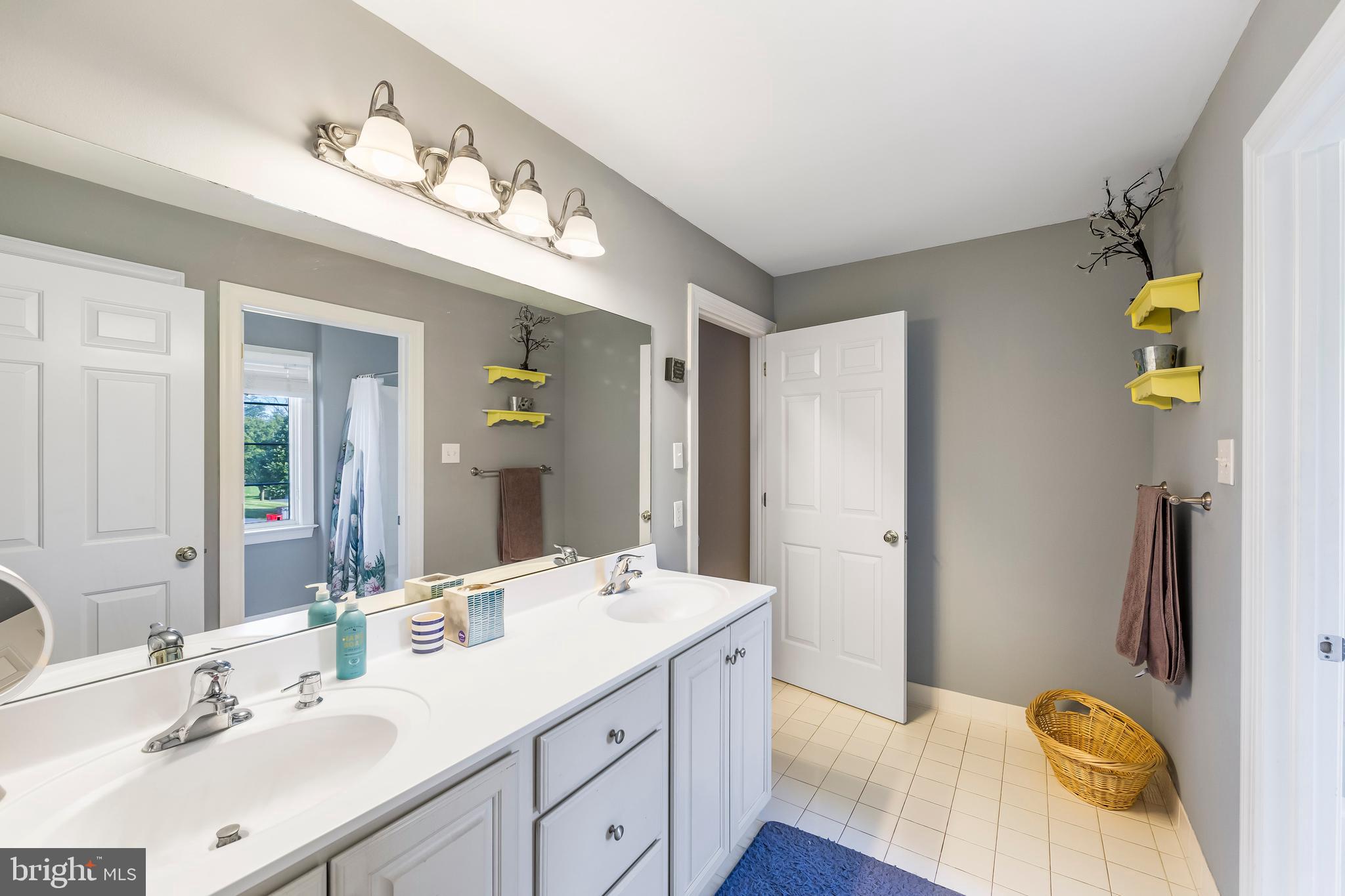 CHANTILLY FARM - Residential