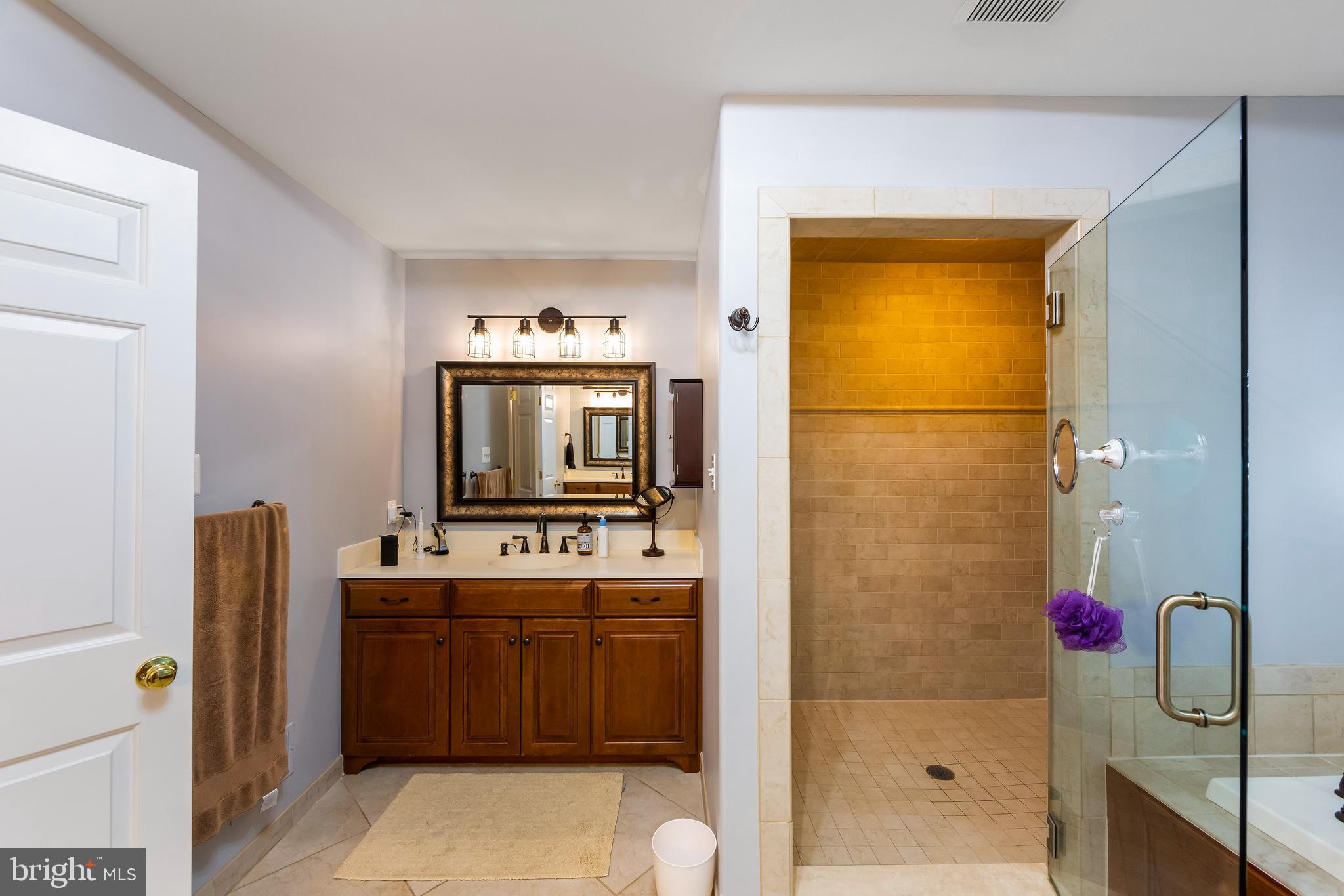 CHANTILLY FARM - Residential