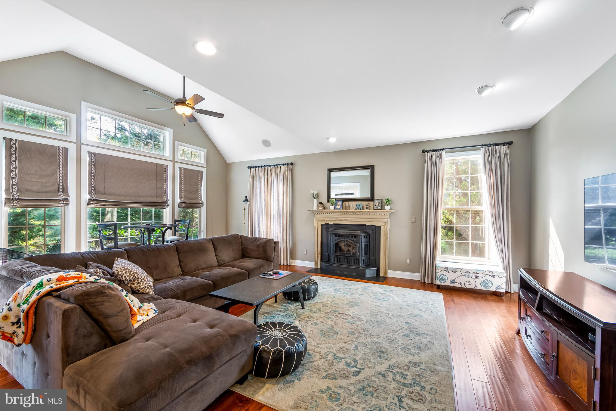 CHANTILLY FARM - Residential