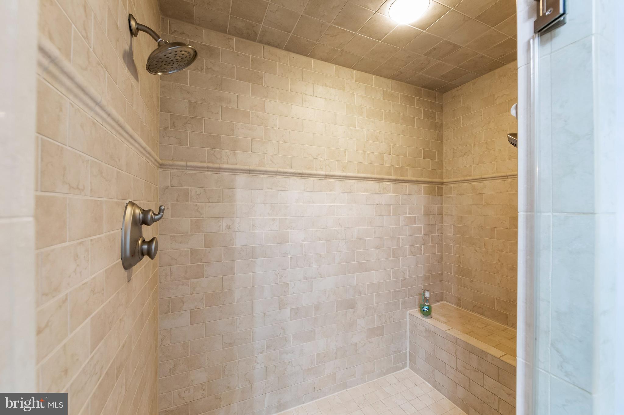 CHANTILLY FARM - Residential