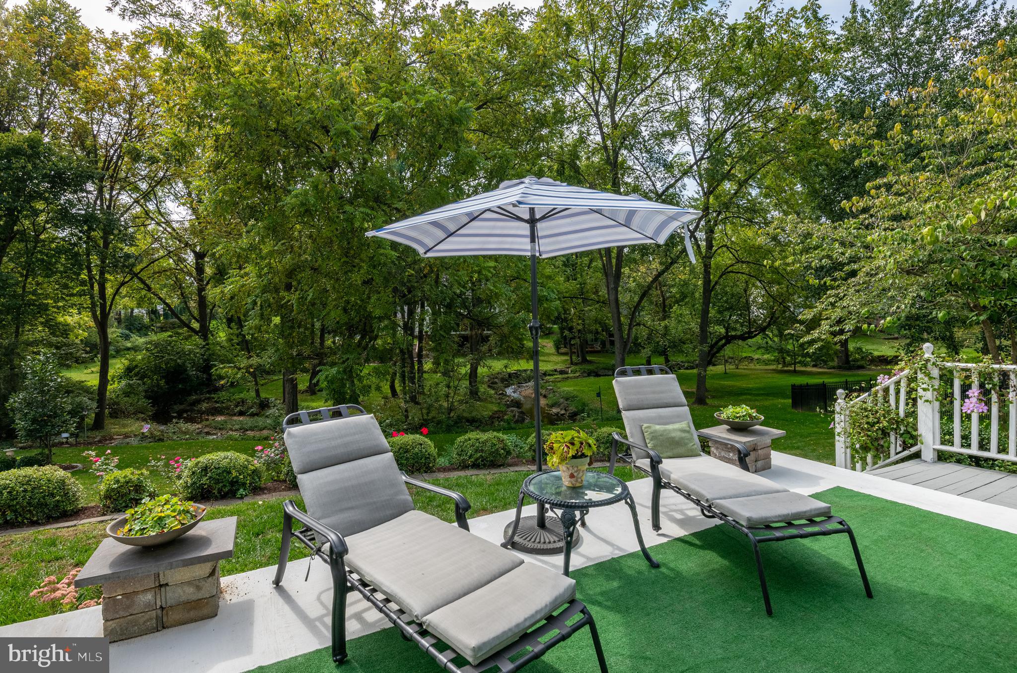494 NORTHLAWN DRIVE