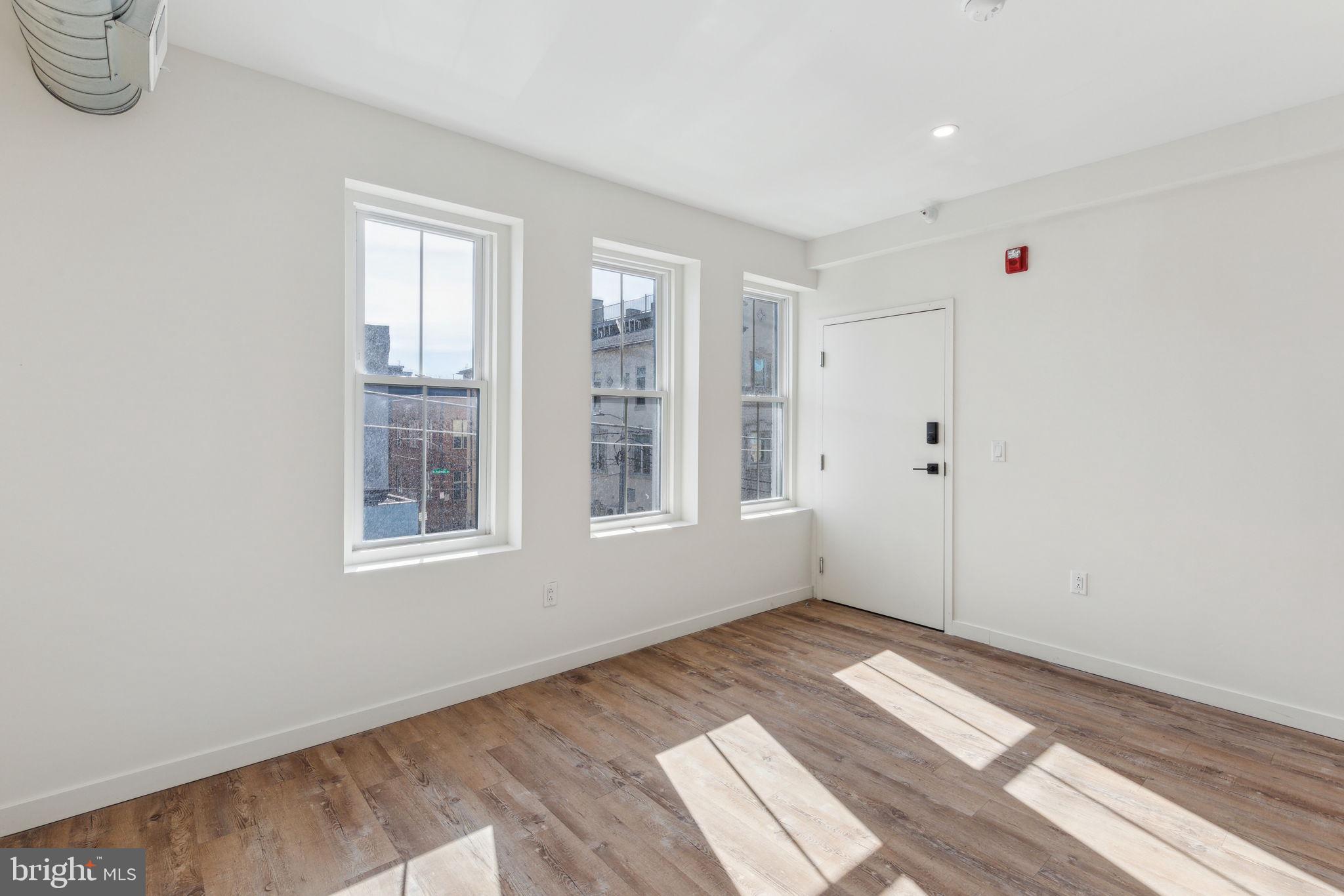 QUEEN VILLAGE - Residential Lease