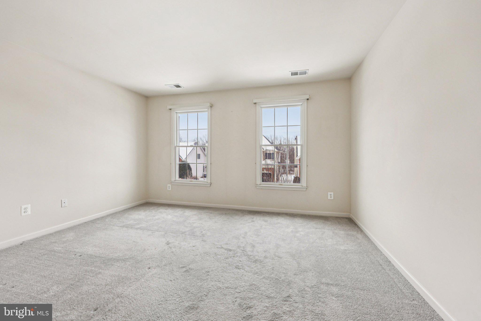 SOUTH RIDING - Residential