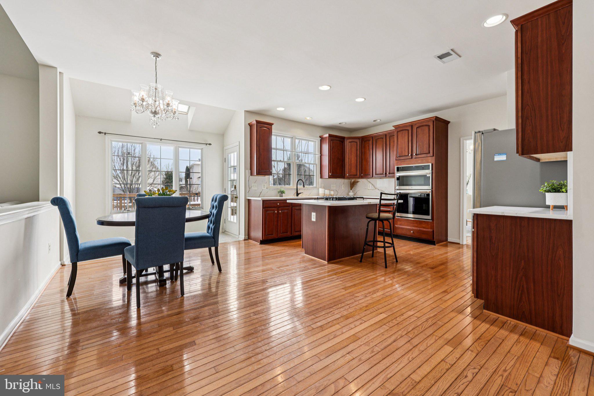 SOUTH RIDING - Residential