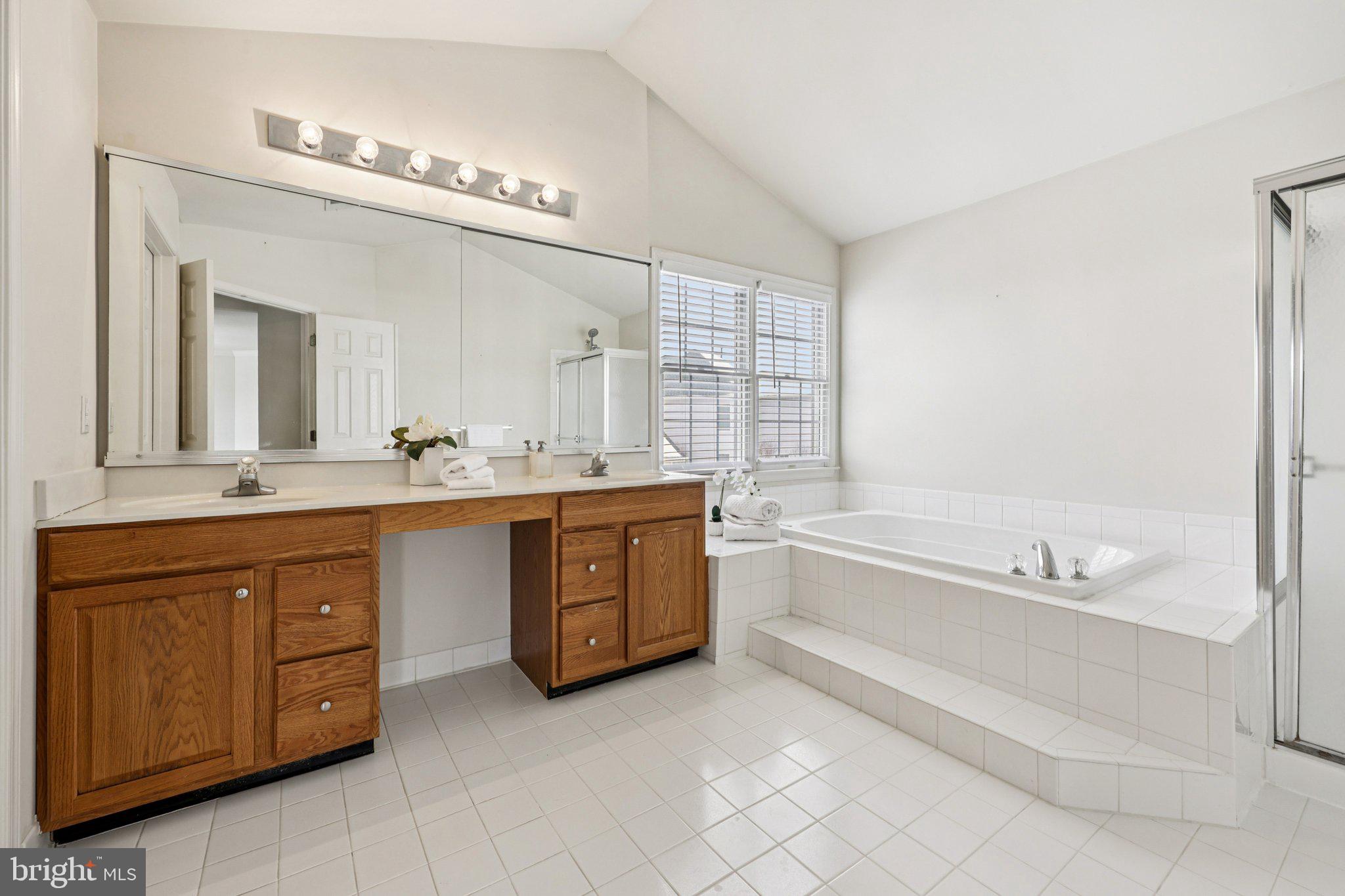 SOUTH RIDING - Residential