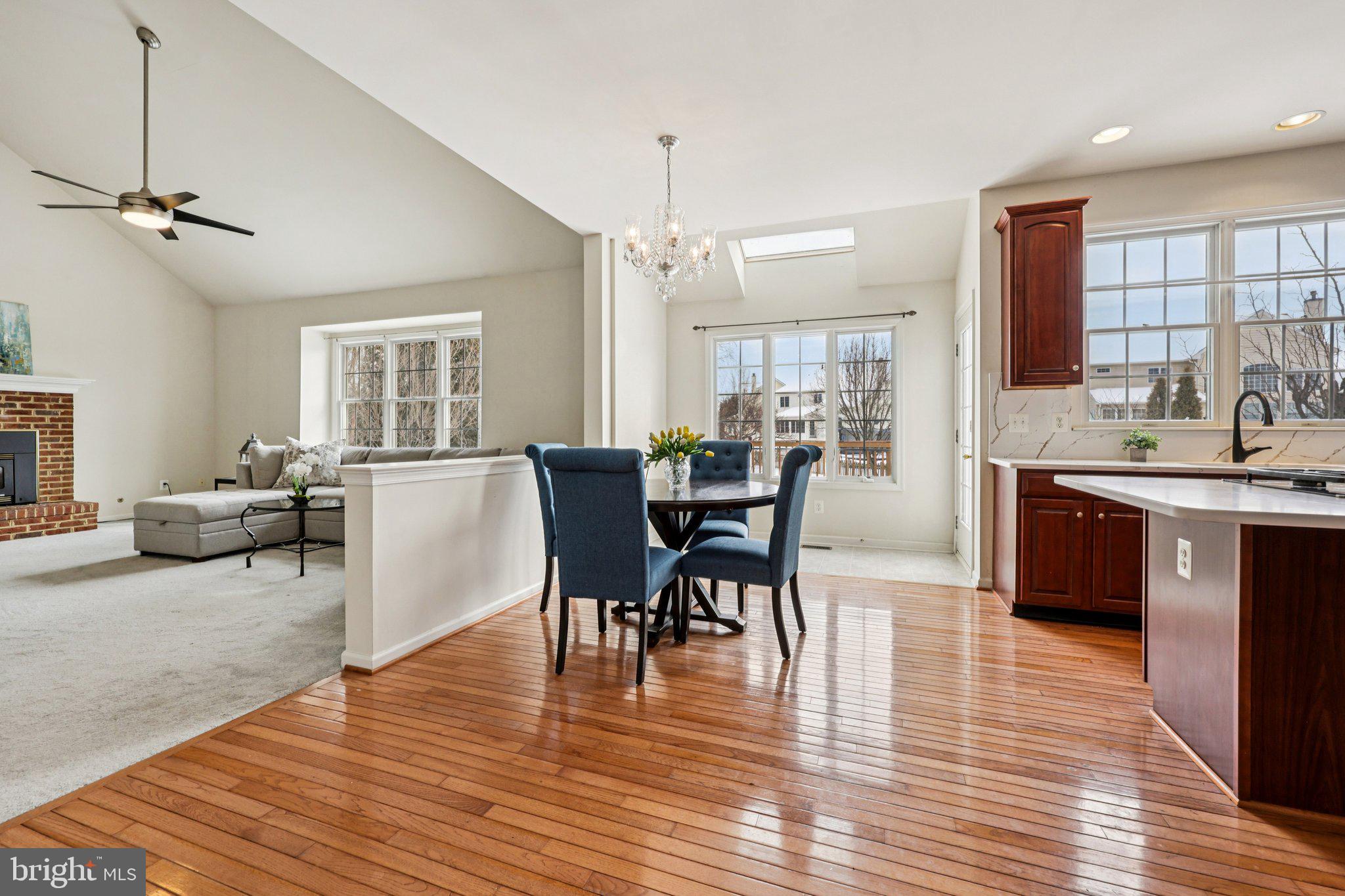 SOUTH RIDING - Residential