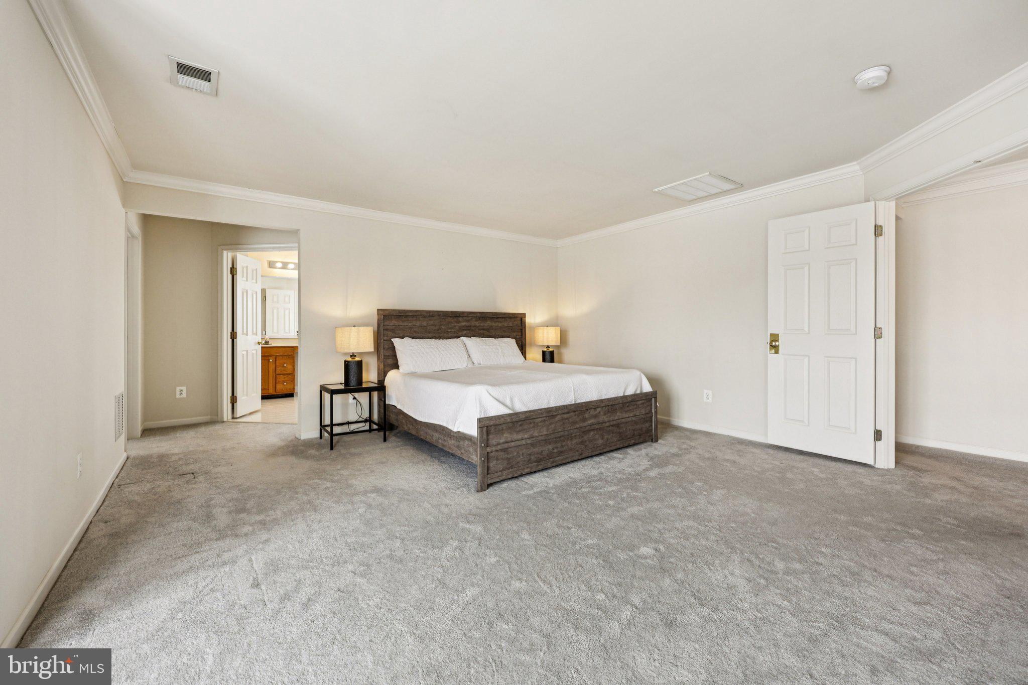 SOUTH RIDING - Residential