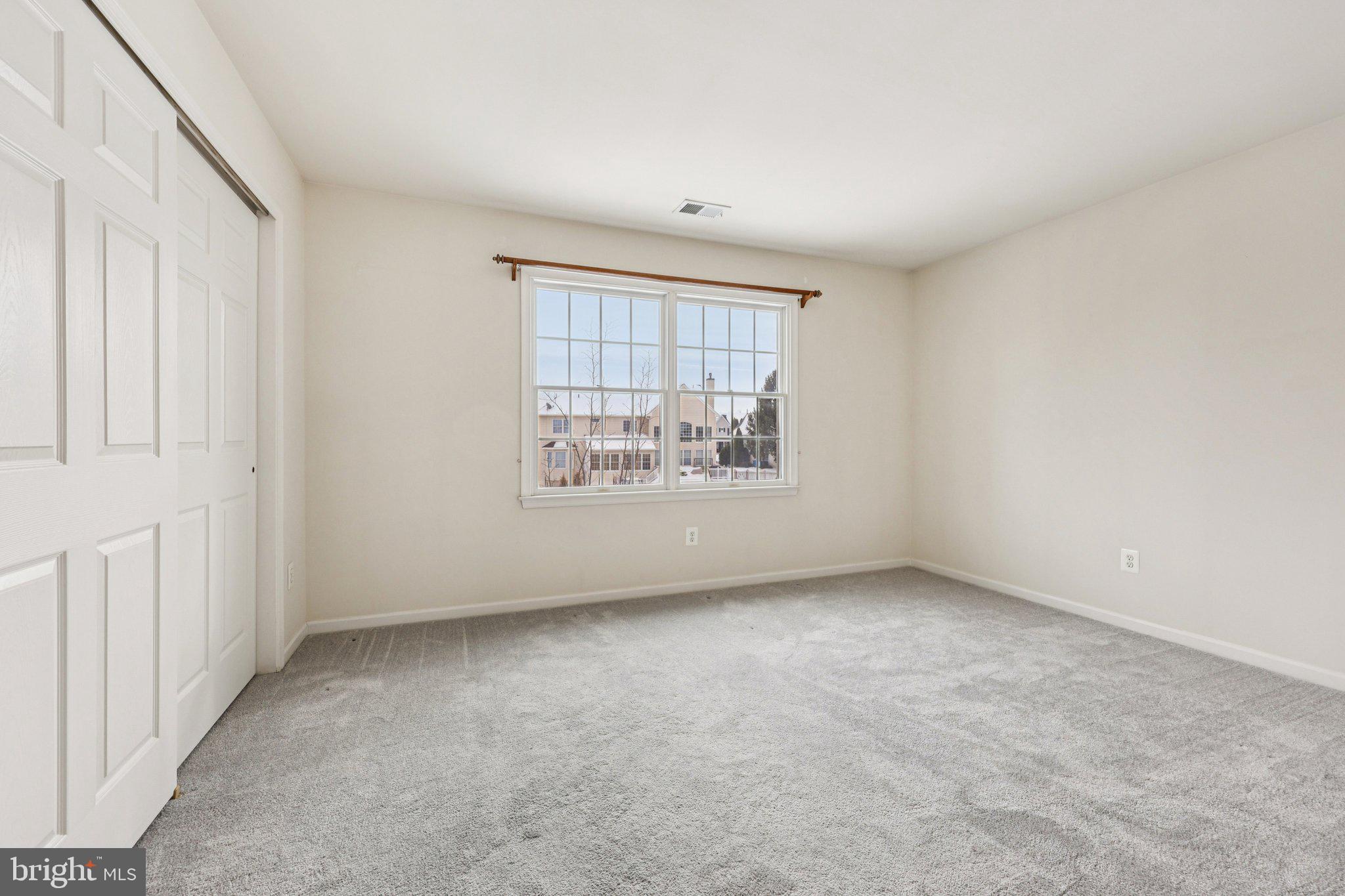 SOUTH RIDING - Residential