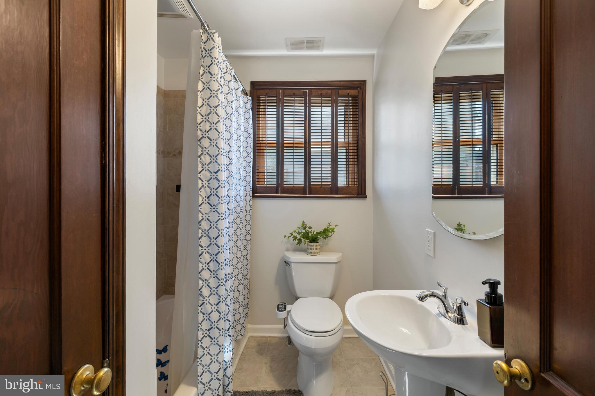 CEDARHURST - Residential