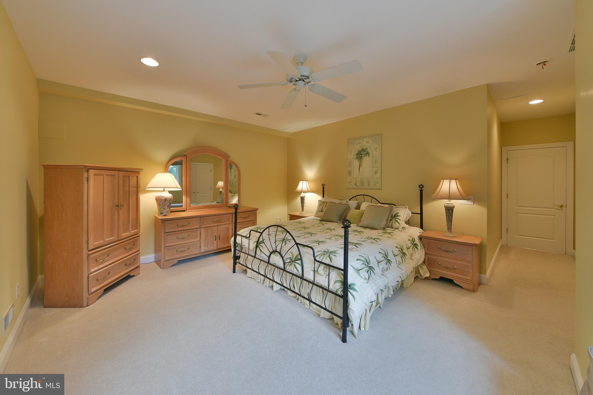LAMPLIGHTER GLEN - Residential