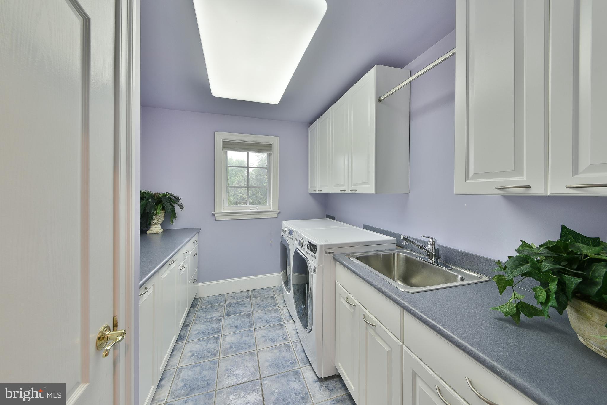 LAMPLIGHTER GLEN - Residential