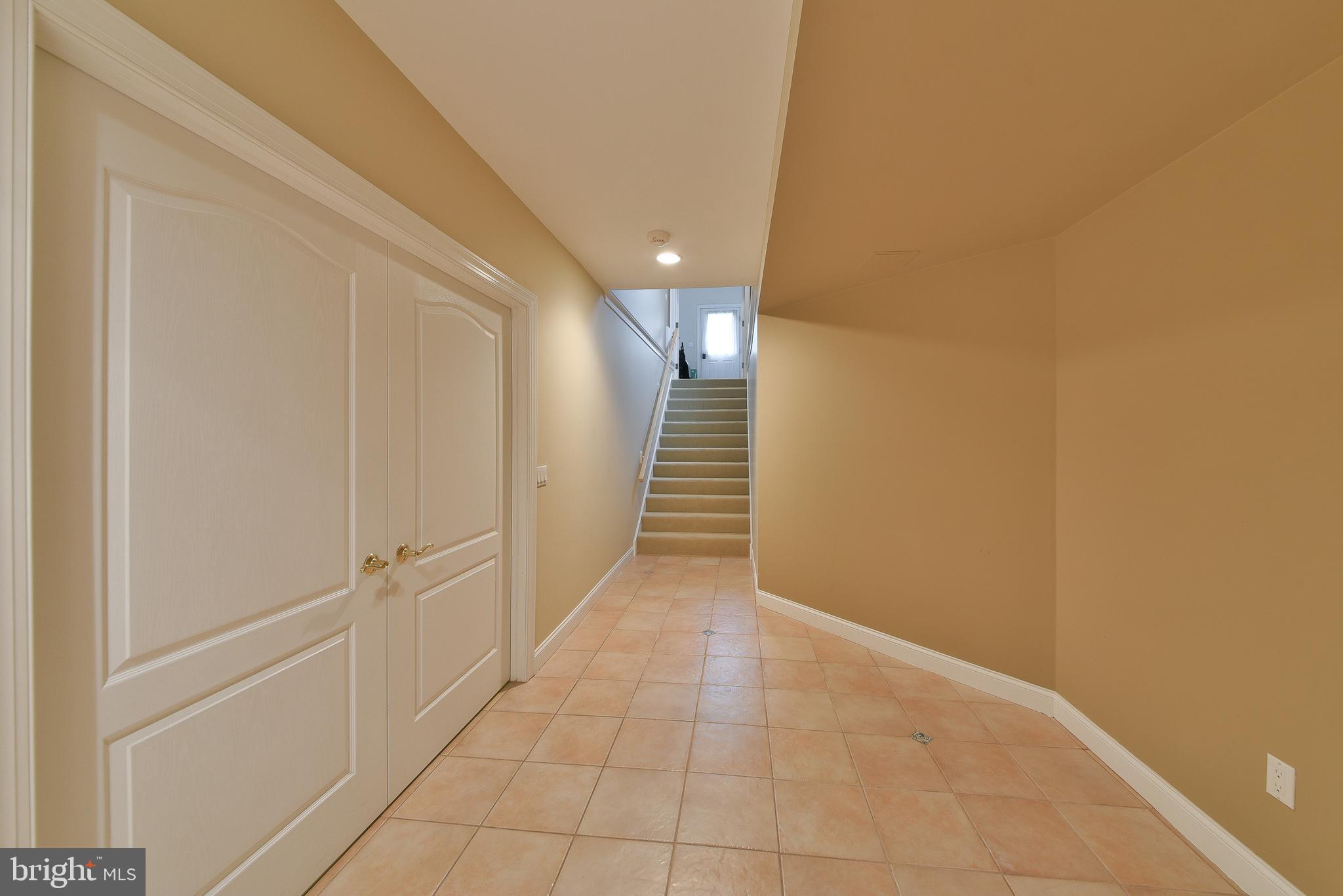 LAMPLIGHTER GLEN - Residential