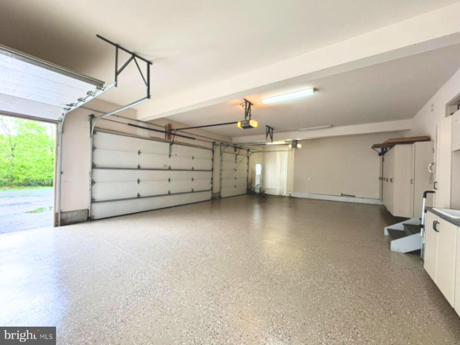 LAMPLIGHTER GLEN - Residential