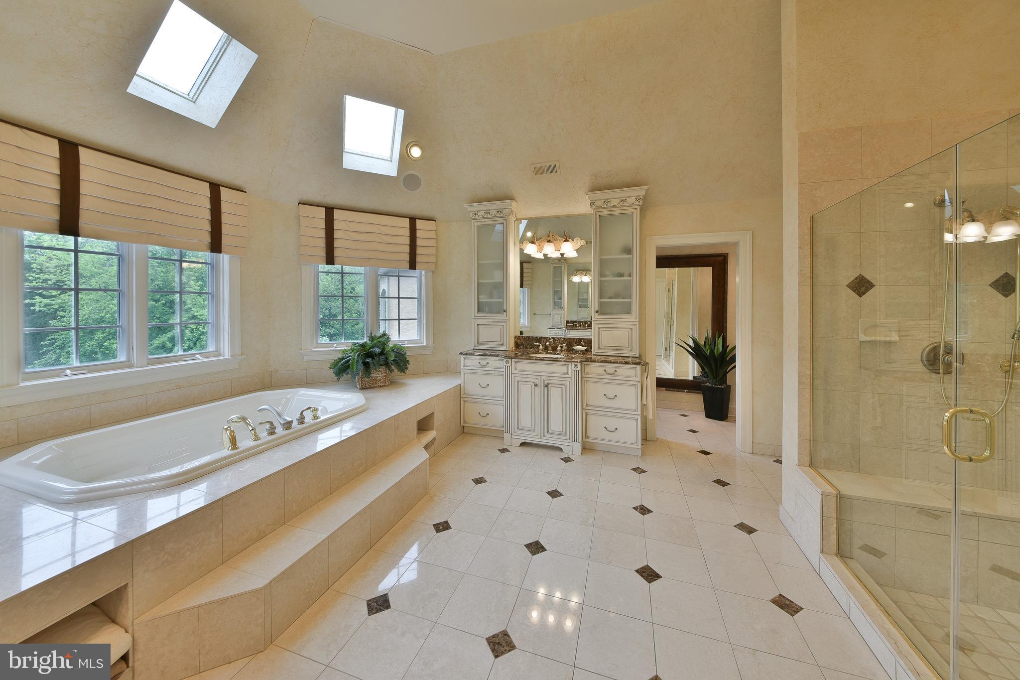 LAMPLIGHTER GLEN - Residential