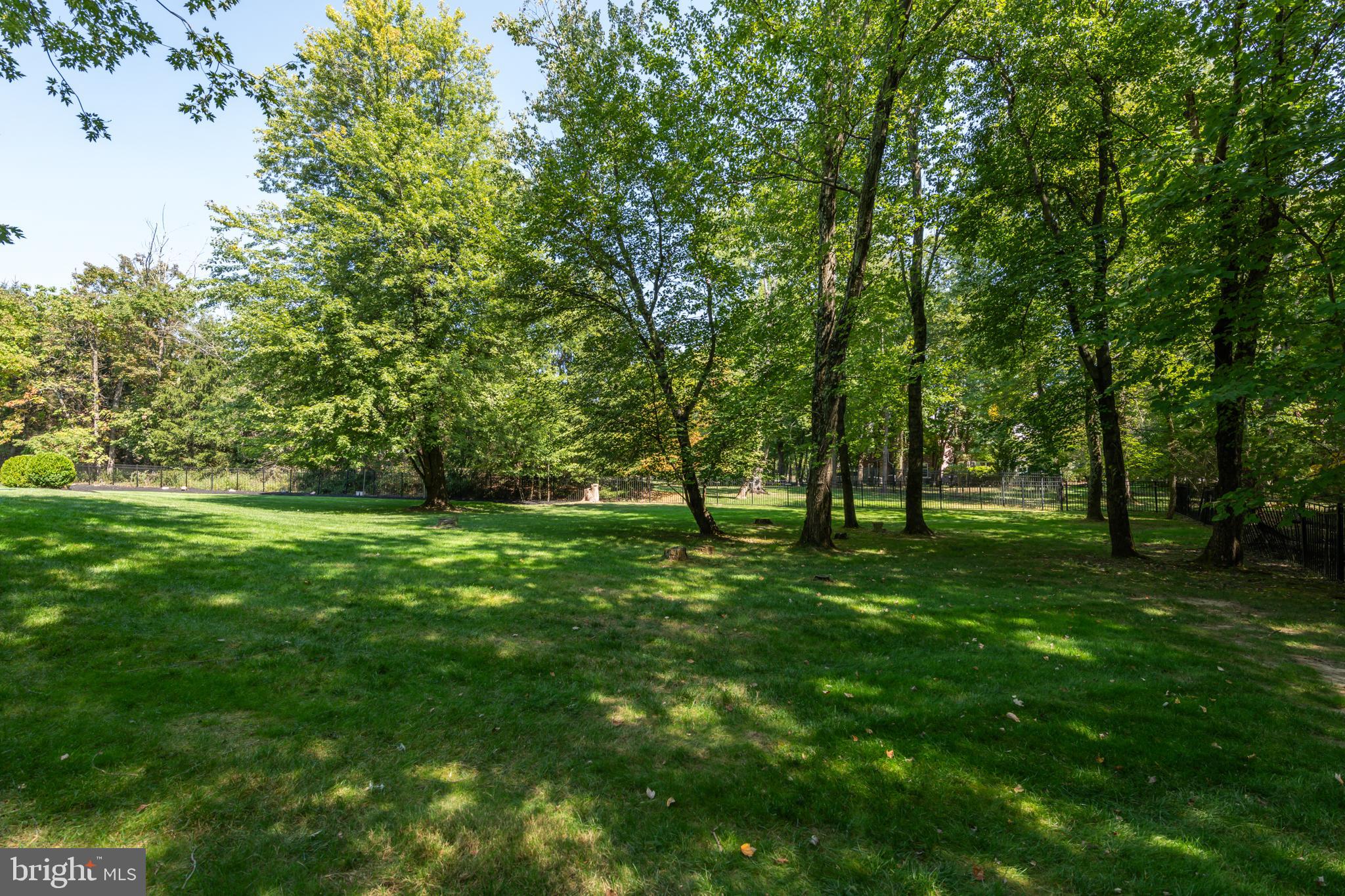 LAMPLIGHTER GLEN - Residential