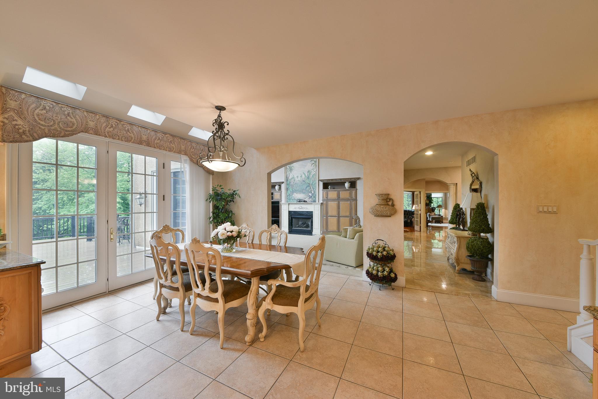 LAMPLIGHTER GLEN - Residential
