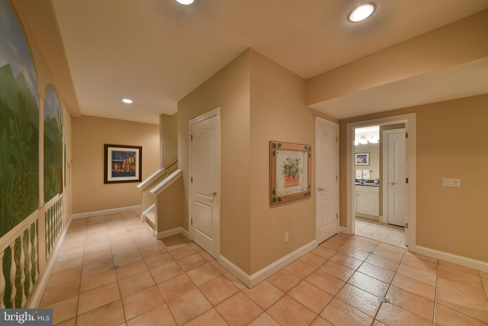 LAMPLIGHTER GLEN - Residential