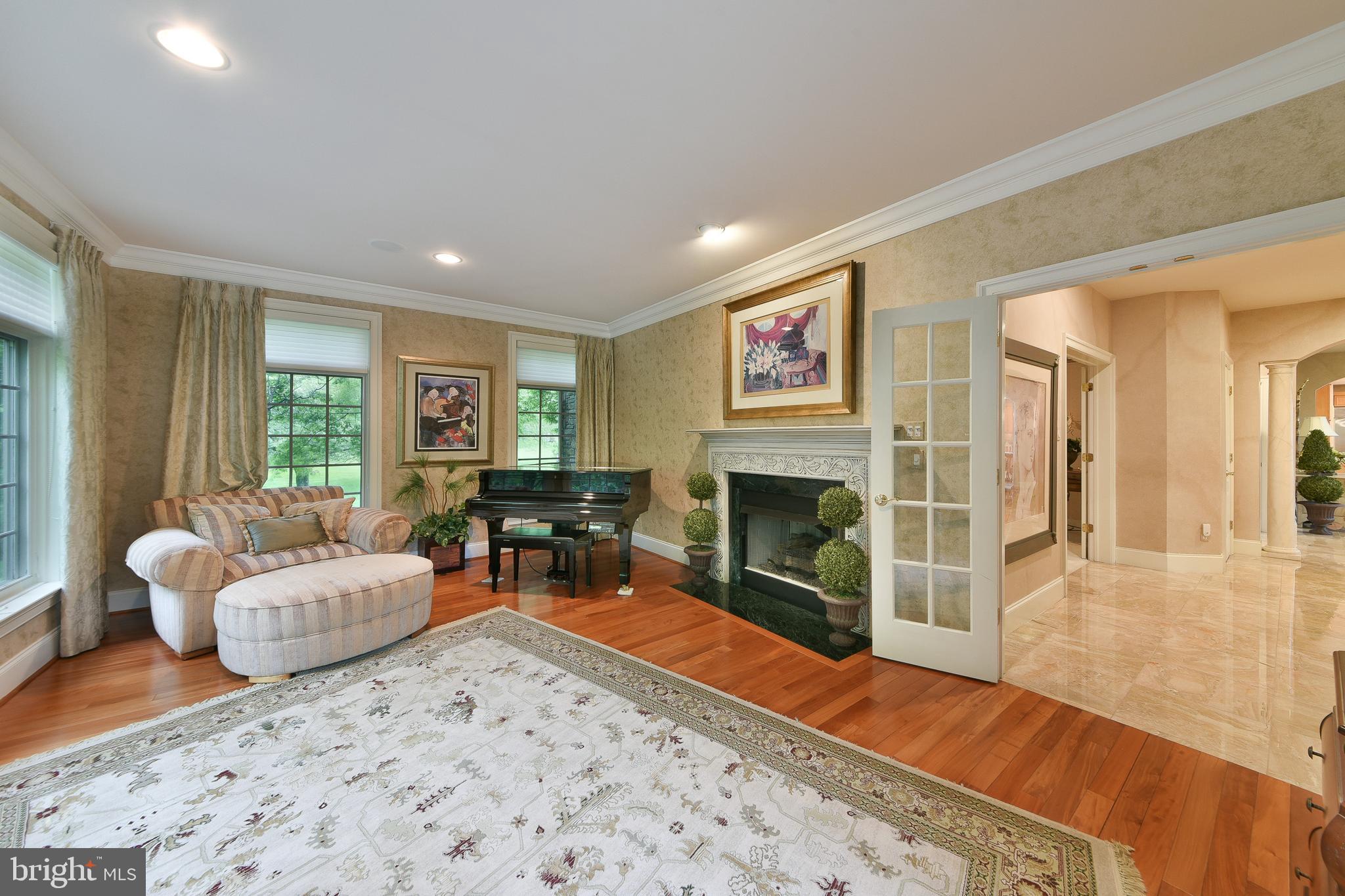 LAMPLIGHTER GLEN - Residential