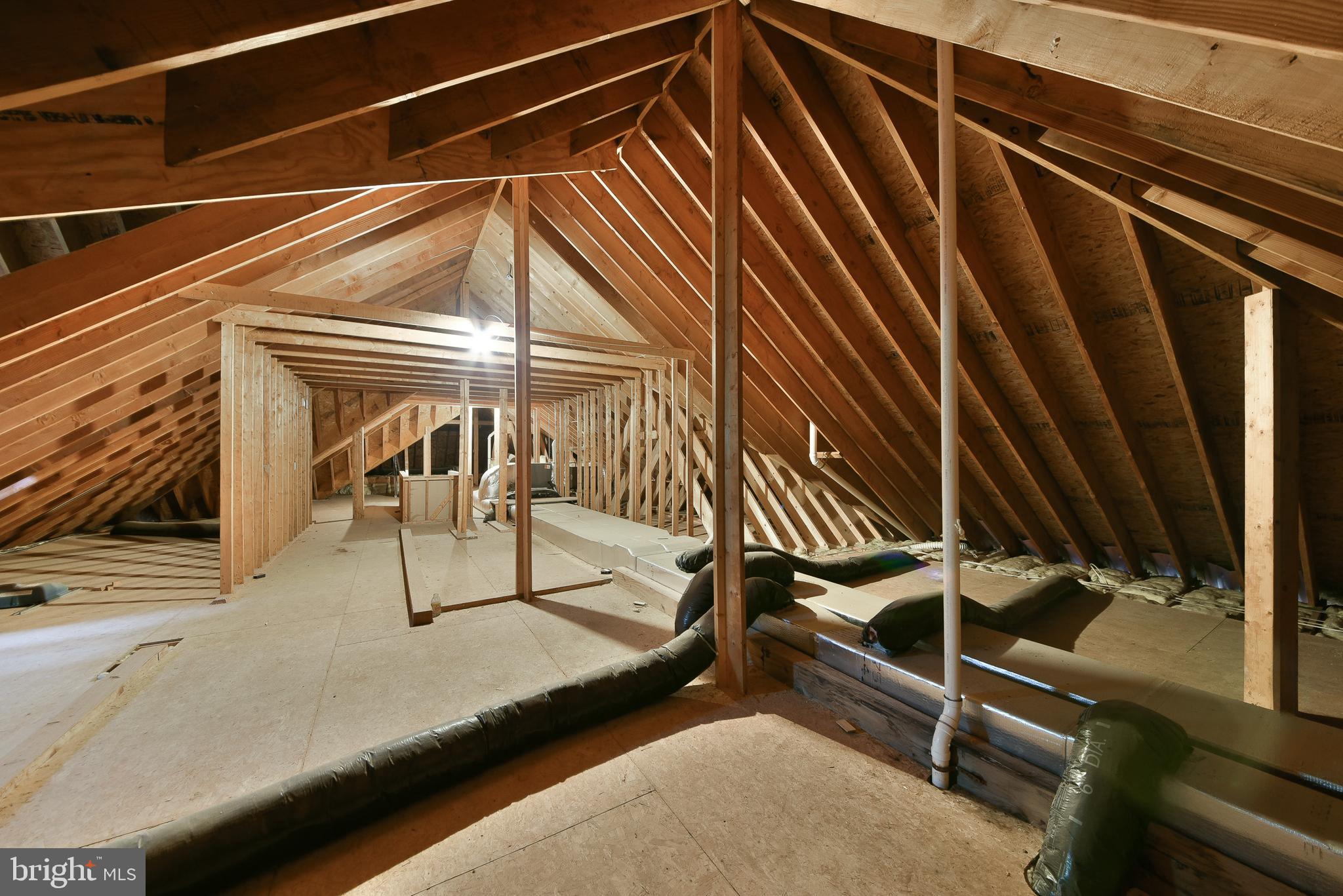 LAMPLIGHTER GLEN - Residential