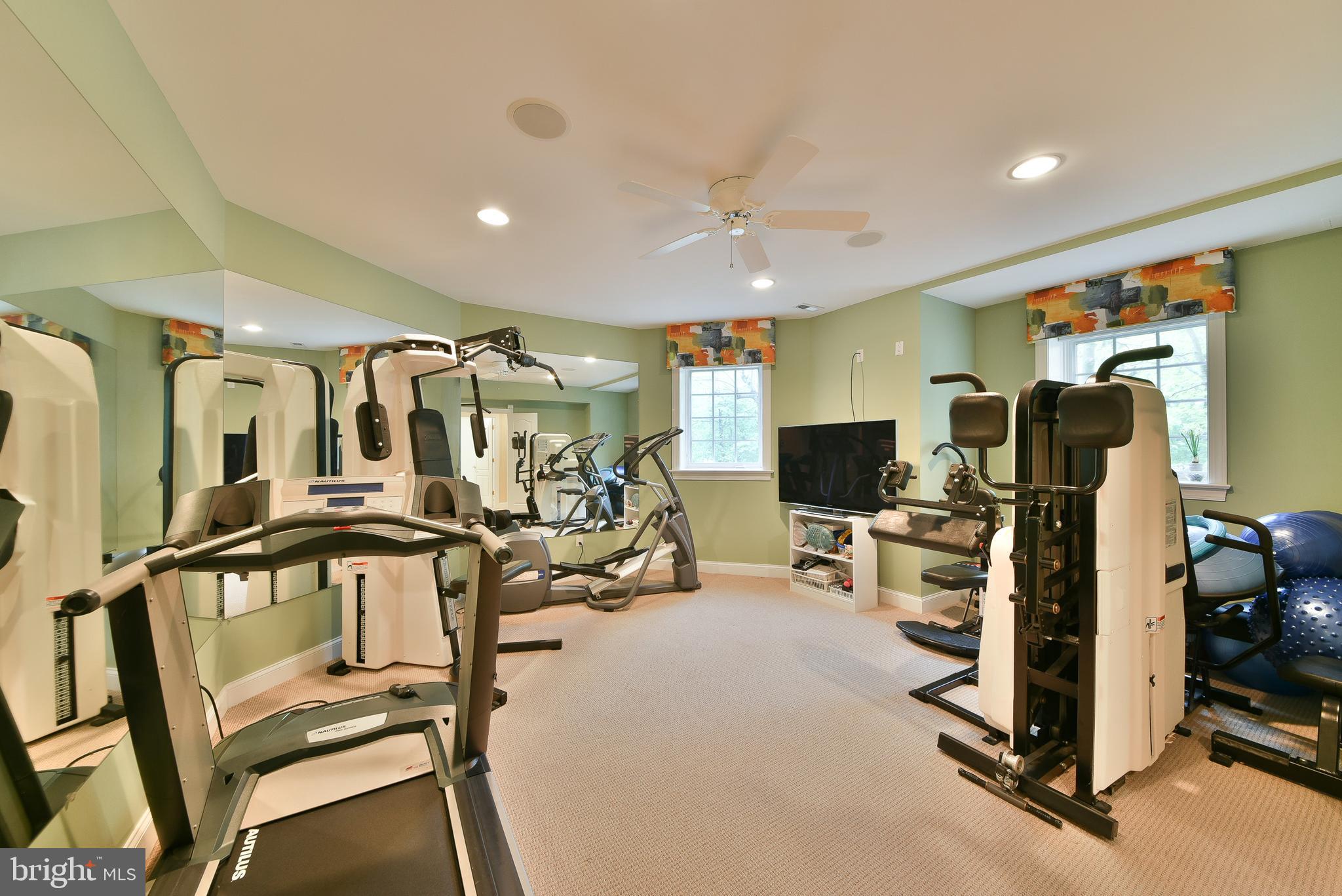 LAMPLIGHTER GLEN - Residential
