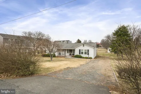 8802 Sheridan Lane, Manassas, VA MLS: VAPW2089140