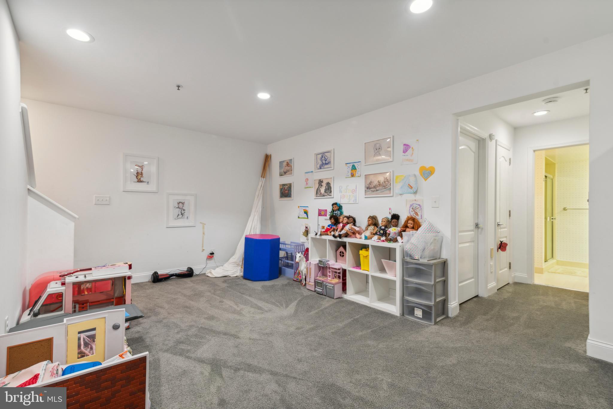 HILLGATE - Residential