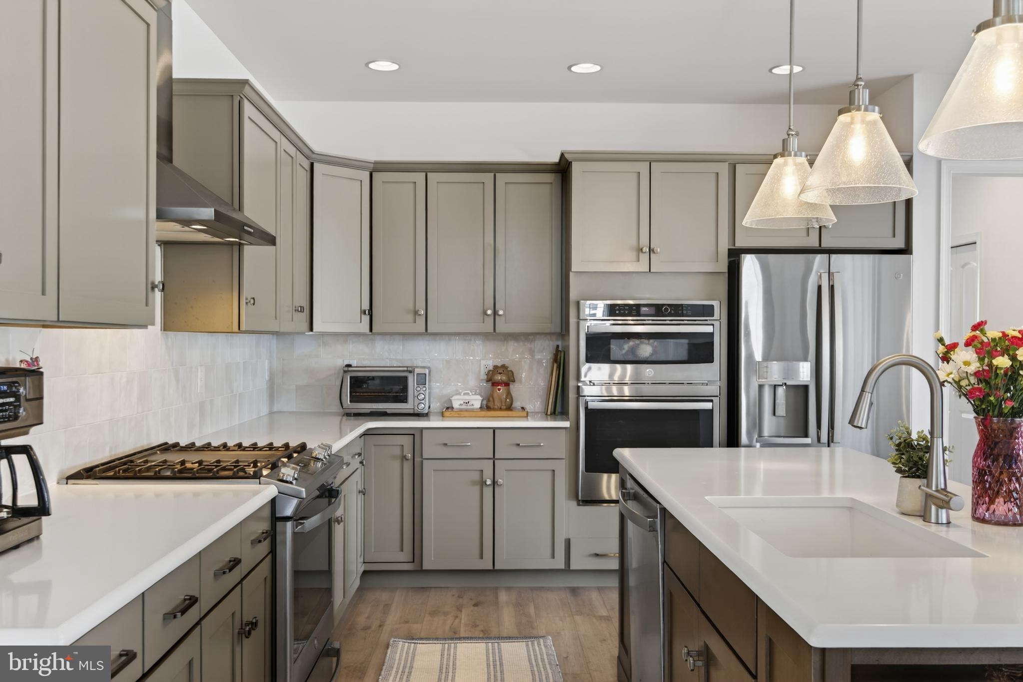 STRATHFORD MEADOWS - Residential