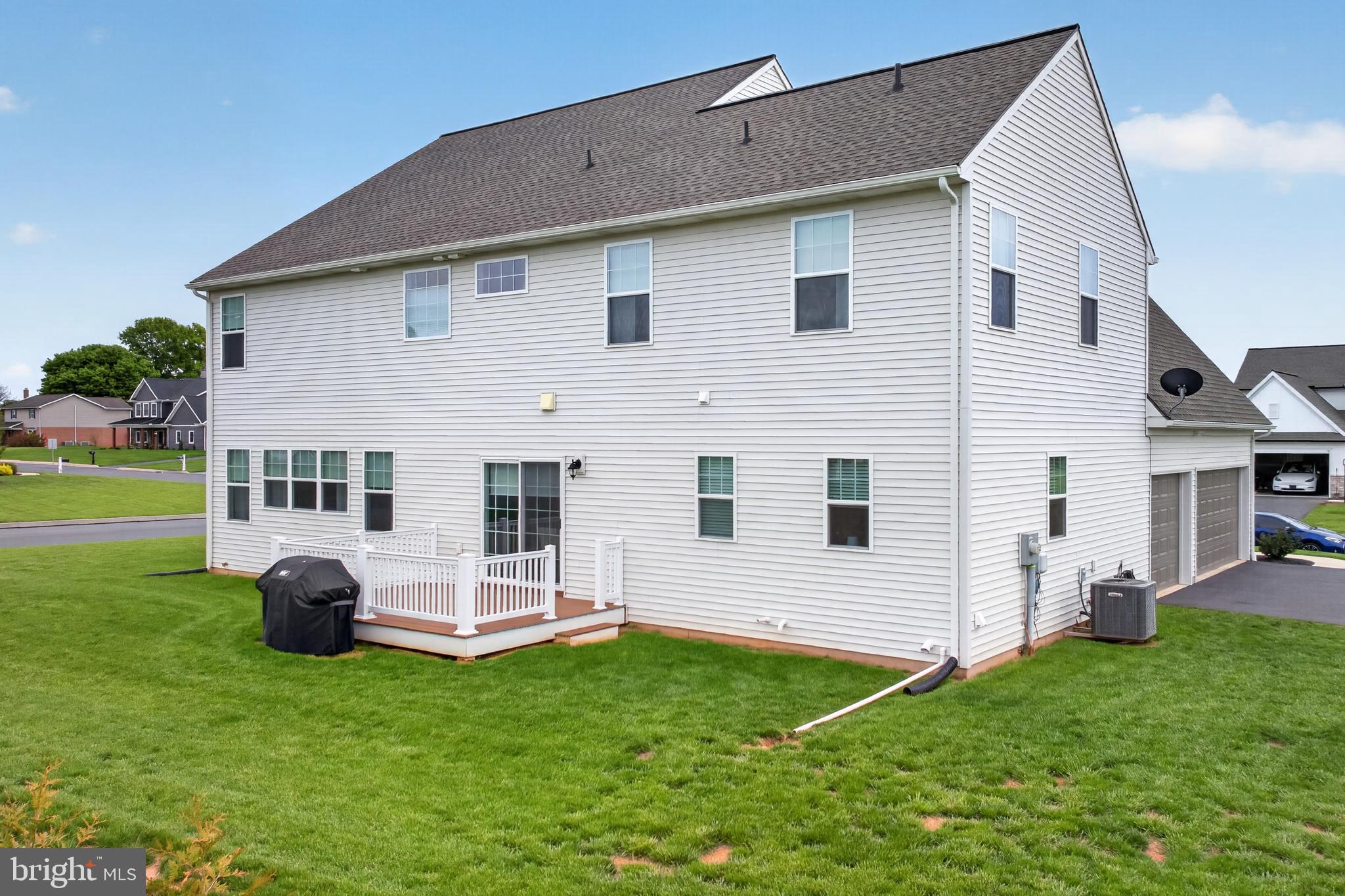 STRATHFORD MEADOWS - Residential