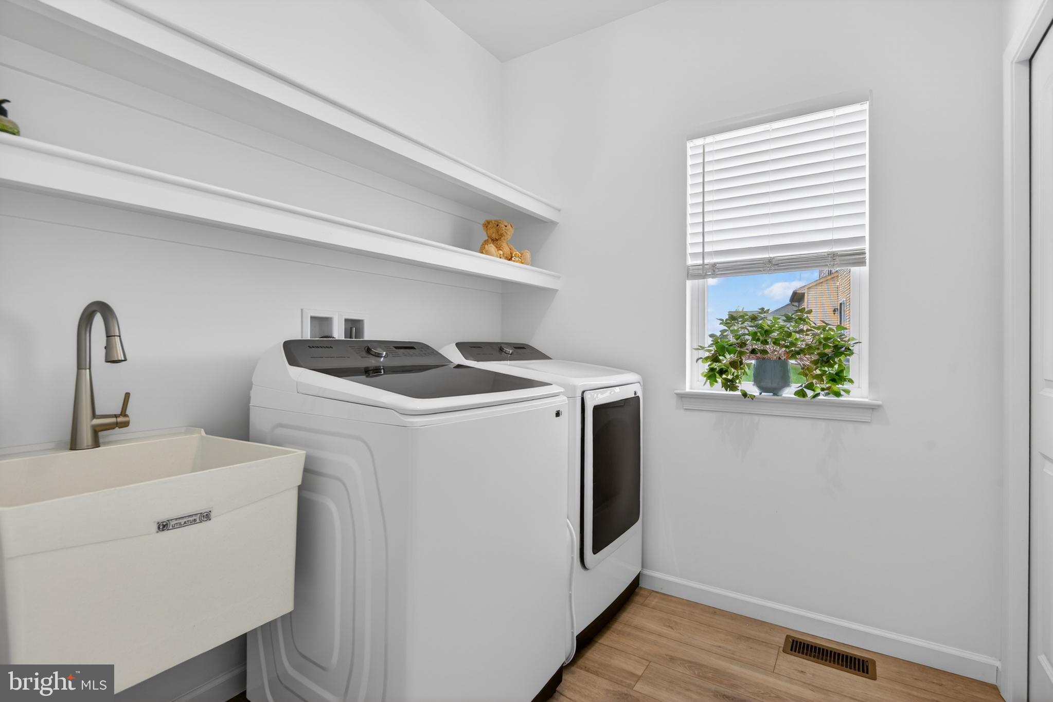 STRATHFORD MEADOWS - Residential