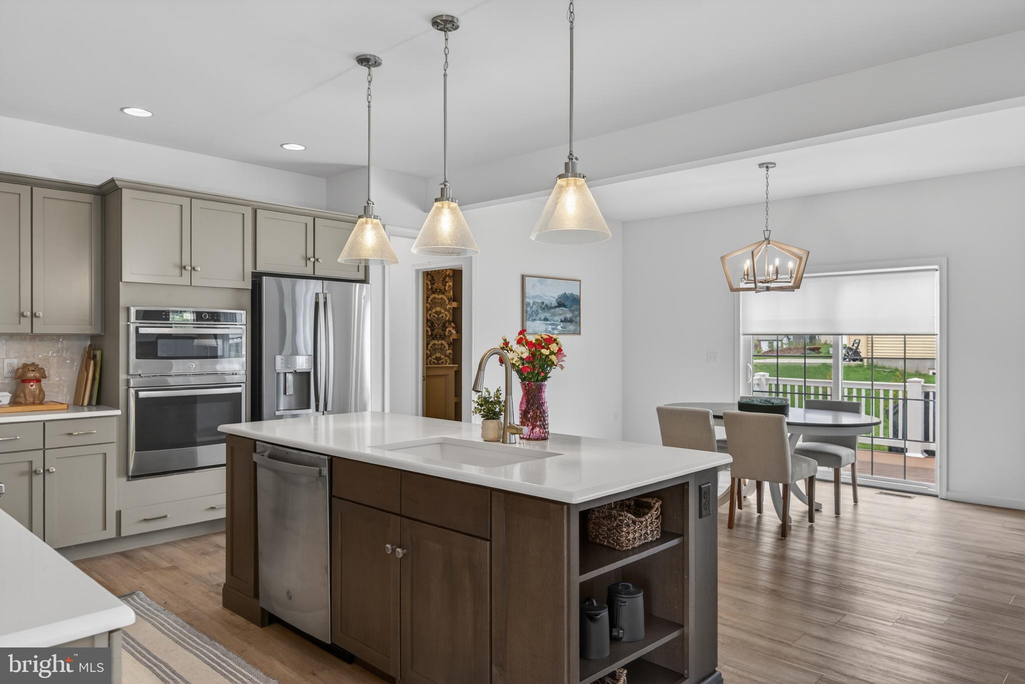 STRATHFORD MEADOWS - Residential
