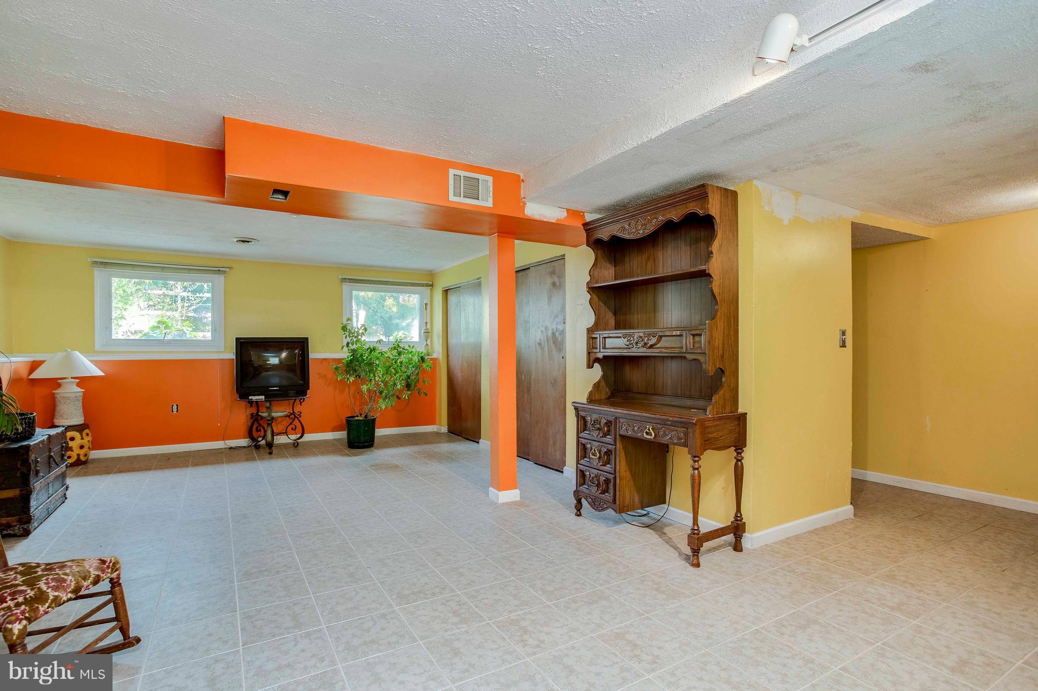 VILLAGE OF HICKORY RIDGE - Residential